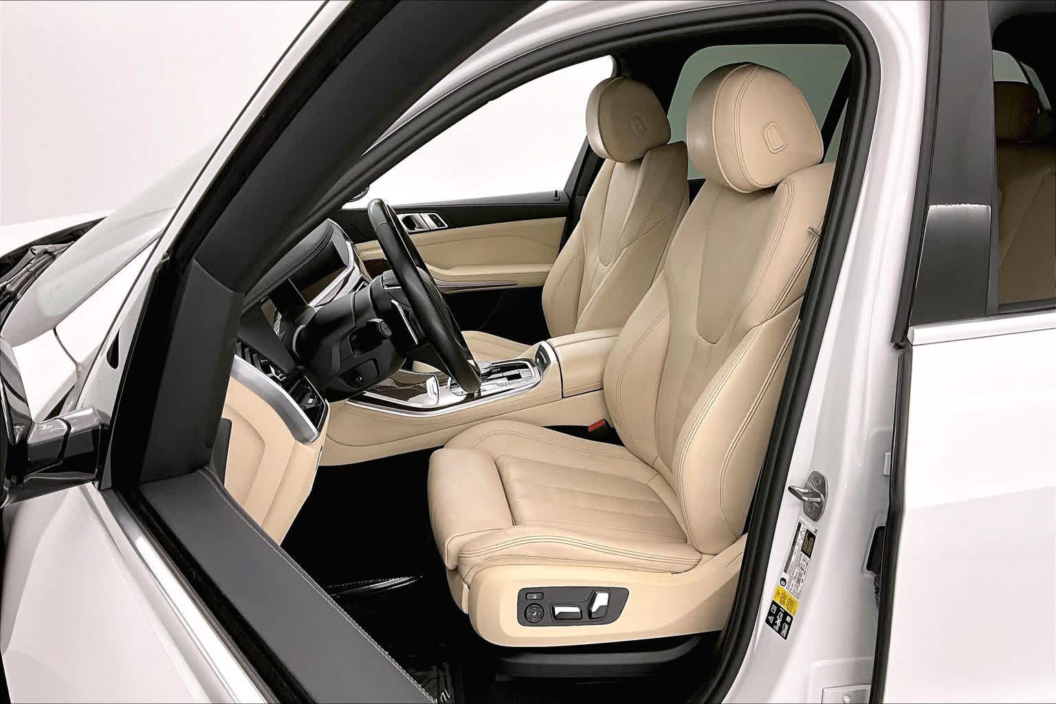 Thumbnail: 2022 BMW X5 - 11