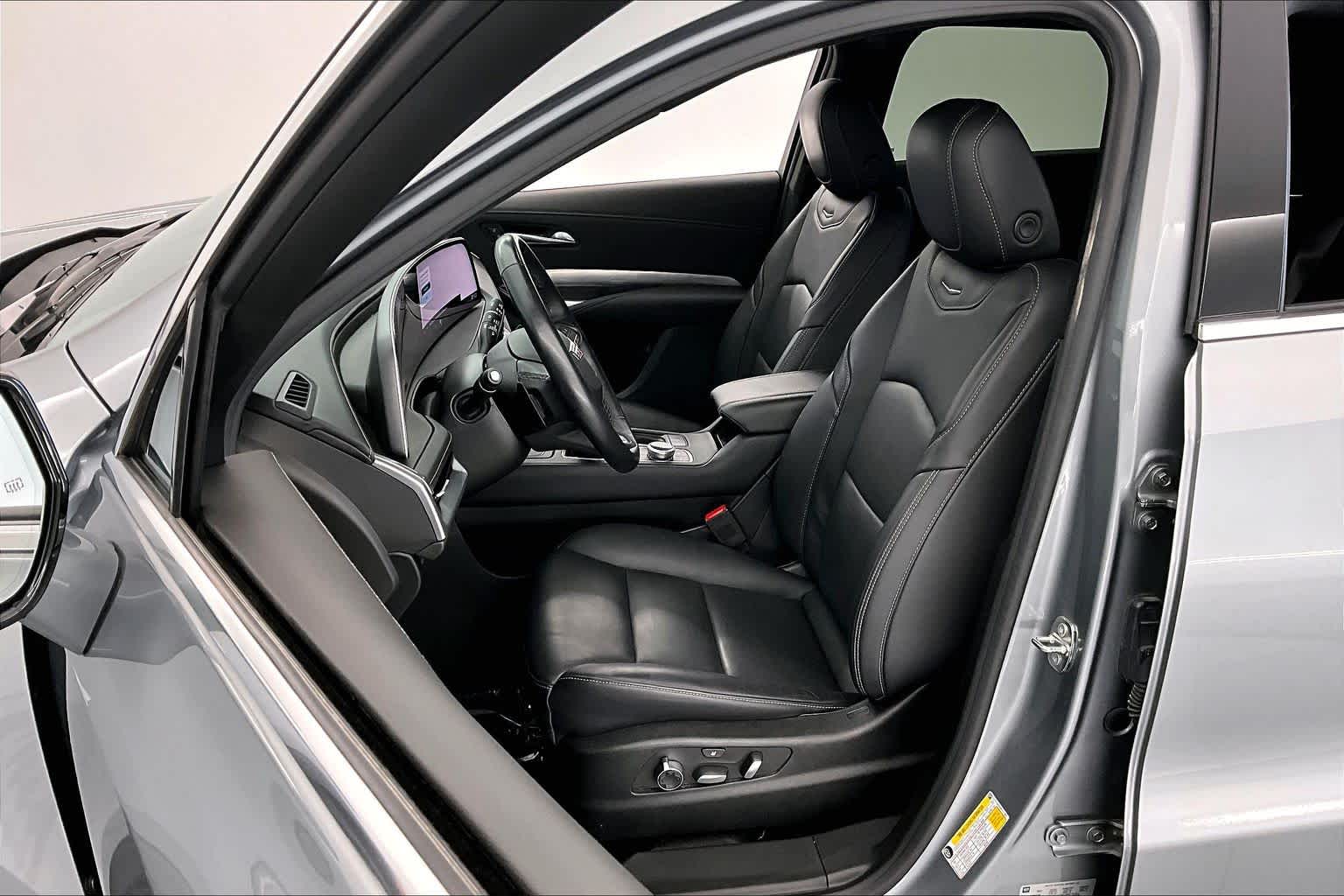 Thumbnail: 2024 Cadillac XT4 - 11