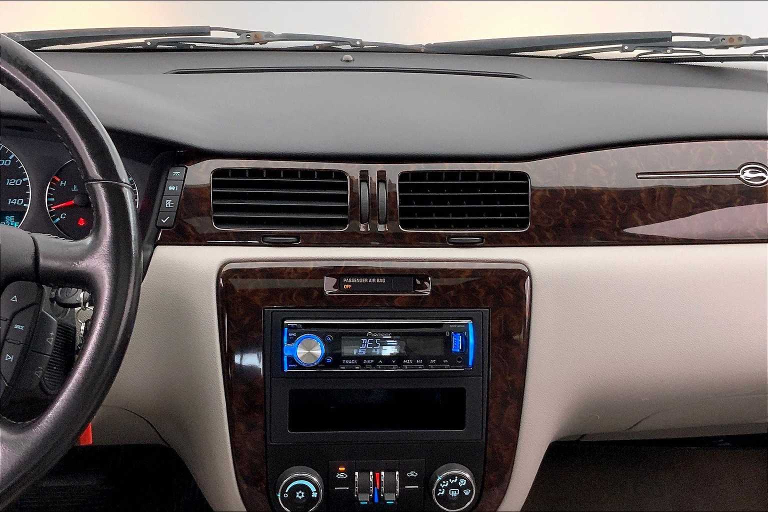 Thumbnail: 2013 Chevrolet Impala - 16