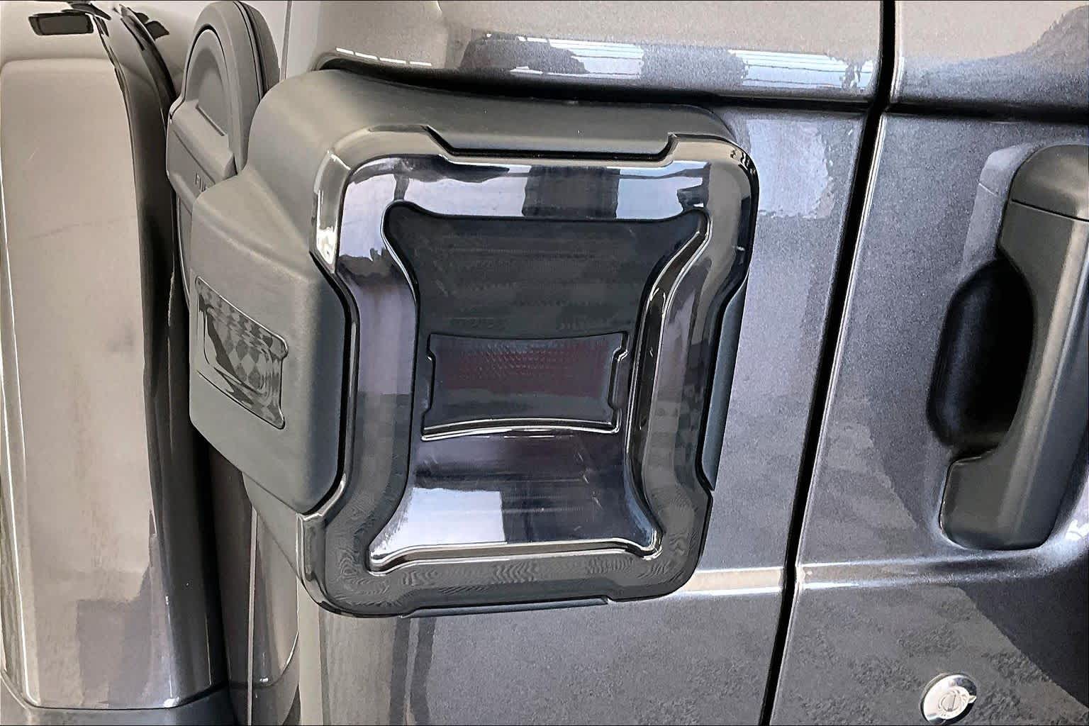 Thumbnail: 2020 Jeep Wrangler - 23