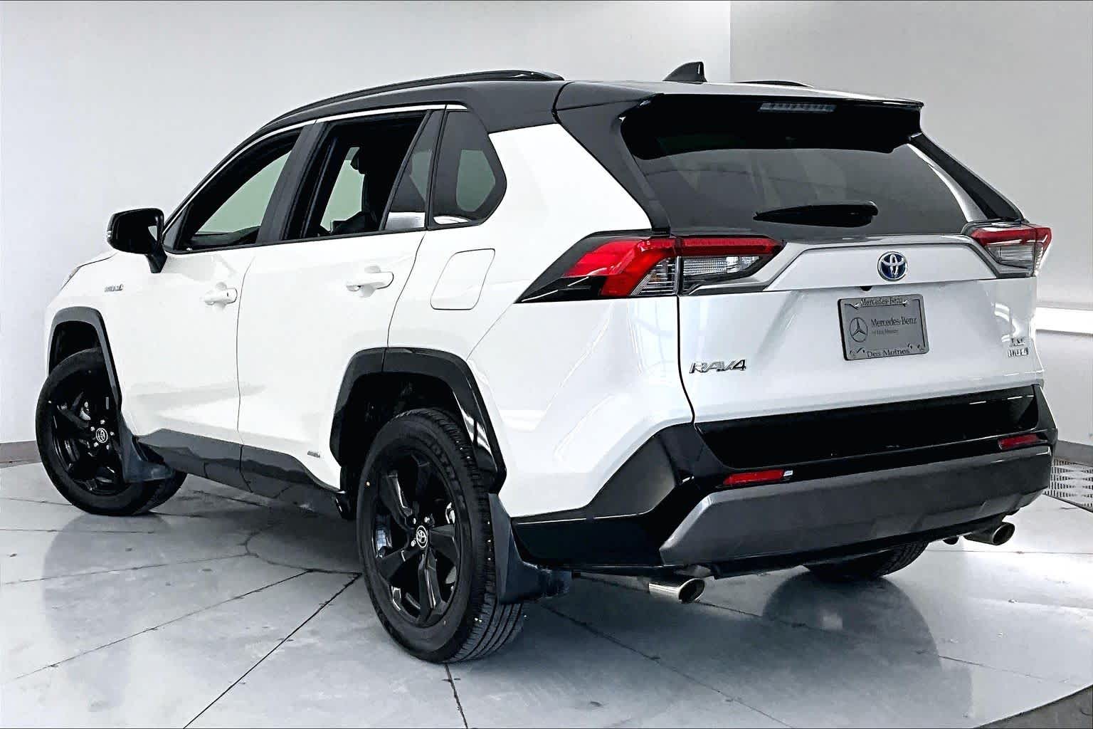 Thumbnail: 2019 Toyota RAV4 - 4