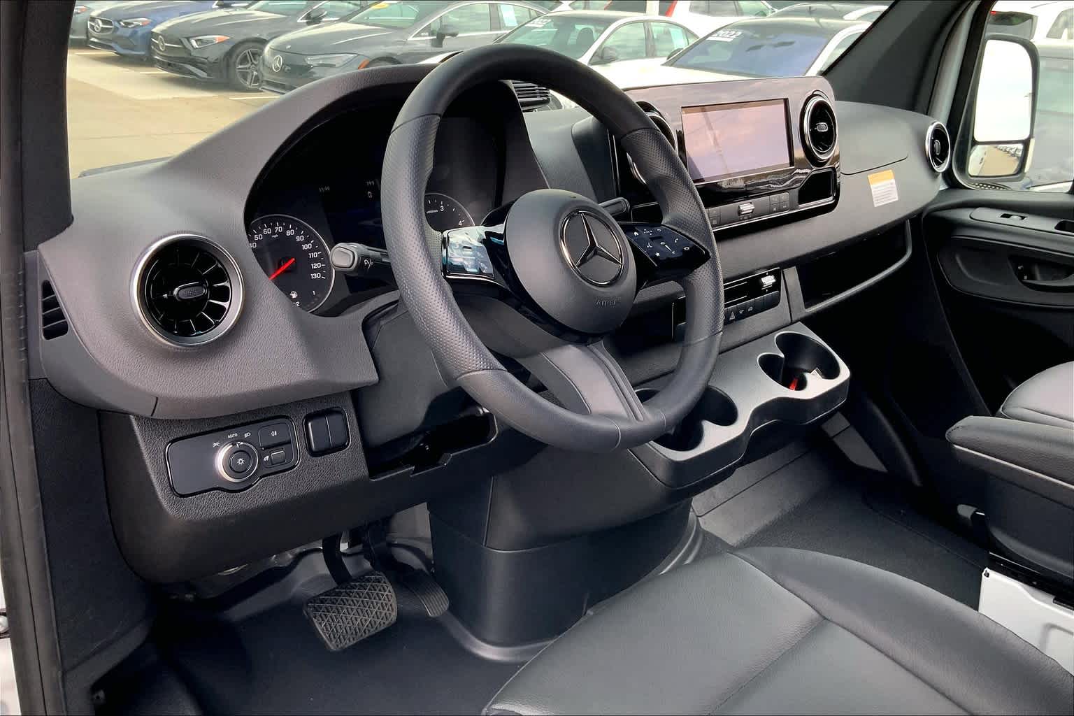Thumbnail: 2025 Mercedes-Benz Sprinter - 2