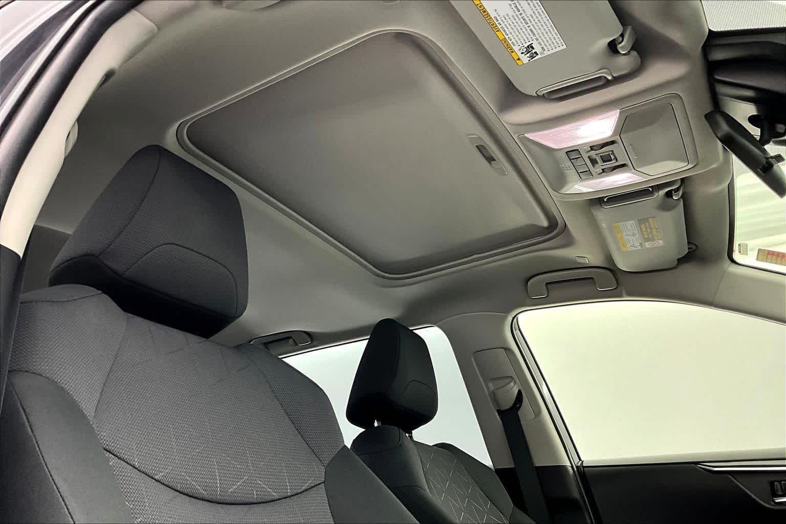 Thumbnail: 2023 Toyota RAV4 - 22