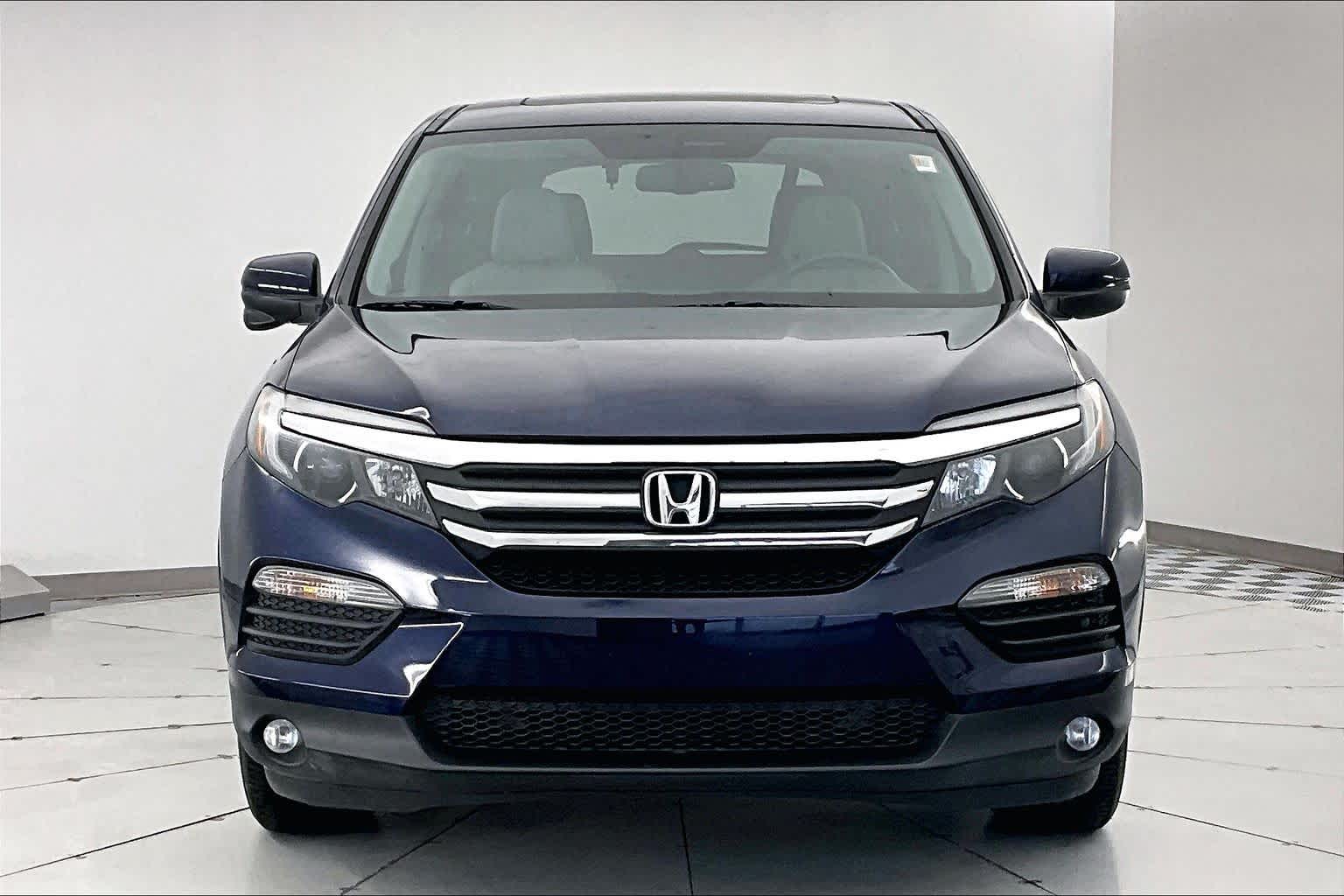 Thumbnail: 2017 Honda Pilot - 6