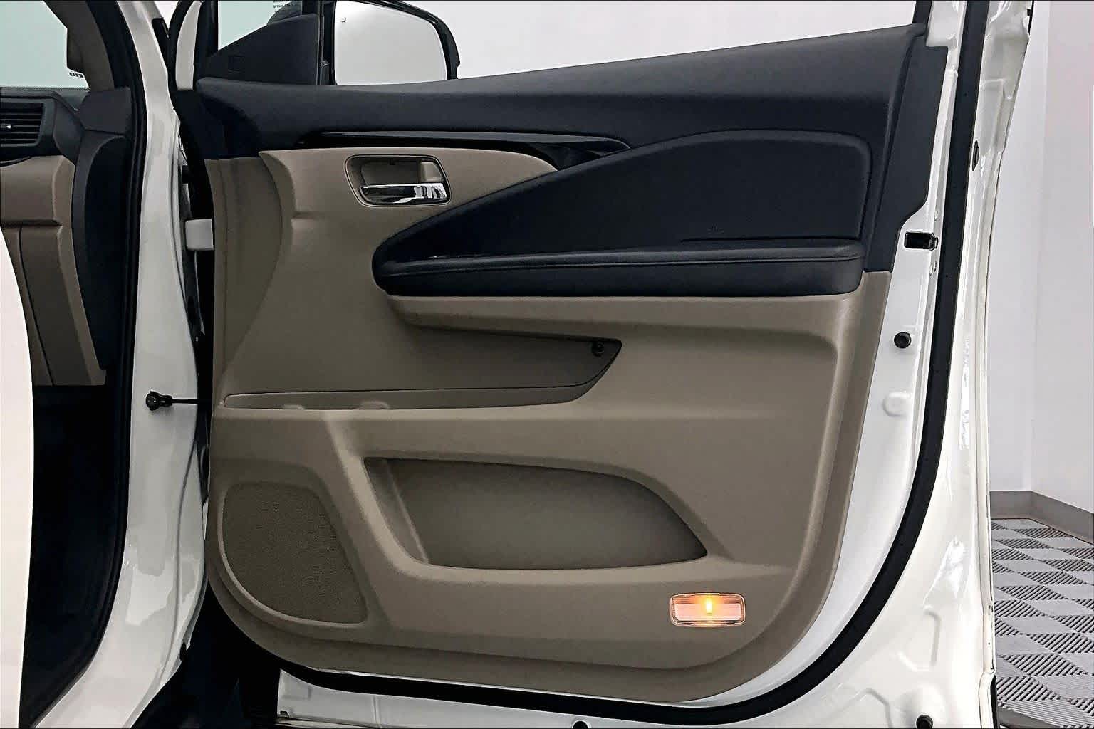 Thumbnail: 2019 Honda Pilot - 24