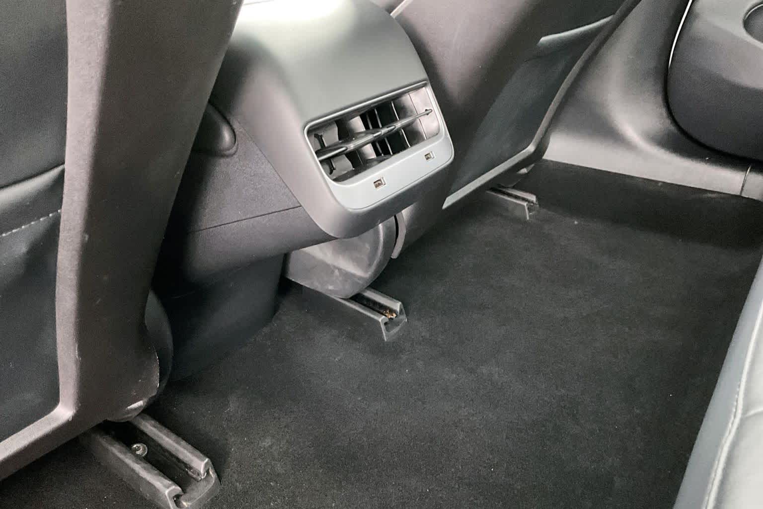Thumbnail: 2020 Tesla Model 3 - 28