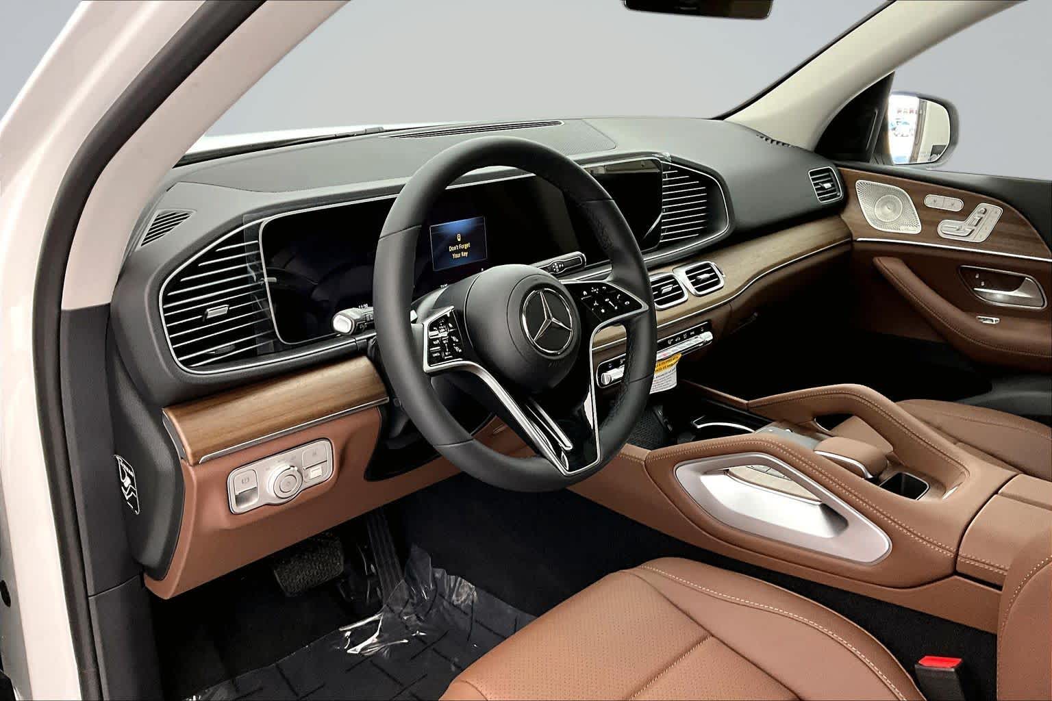 Thumbnail: 2026 Mercedes-Benz GLE - 2