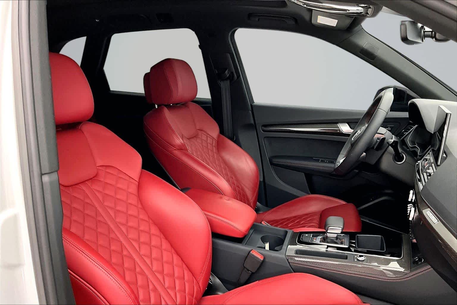 Thumbnail: 2024 Audi SQ5 - 13