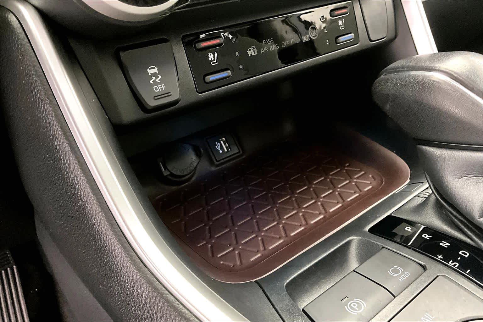 Thumbnail: 2023 Toyota RAV4 - 27