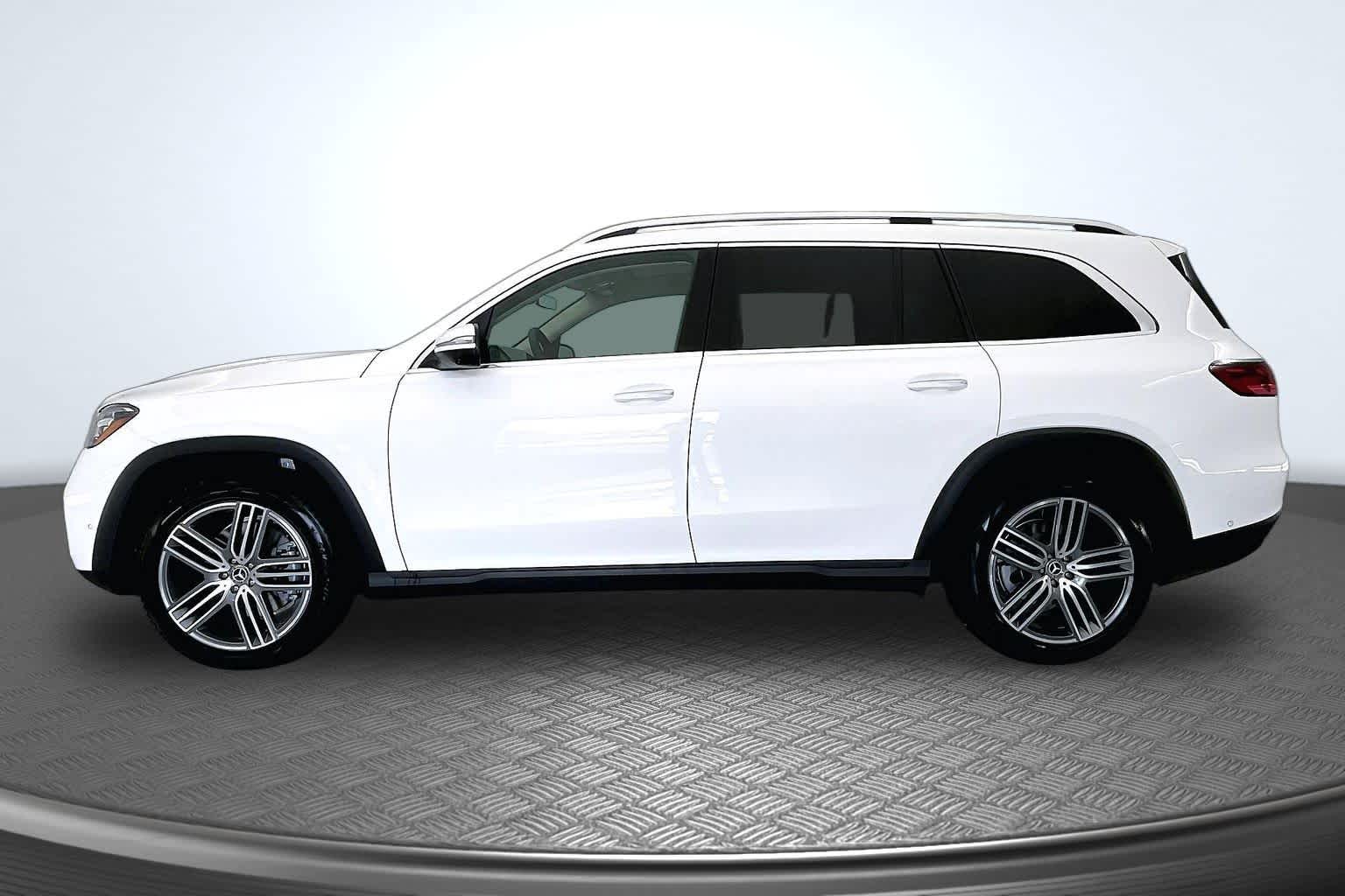 Thumbnail: 2026 Mercedes-Benz GLS - 3
