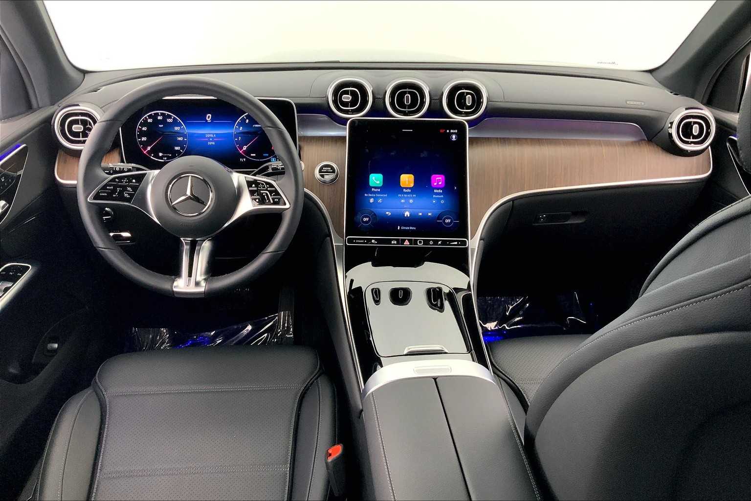 Thumbnail: 2025 Mercedes-Benz GLC - 10