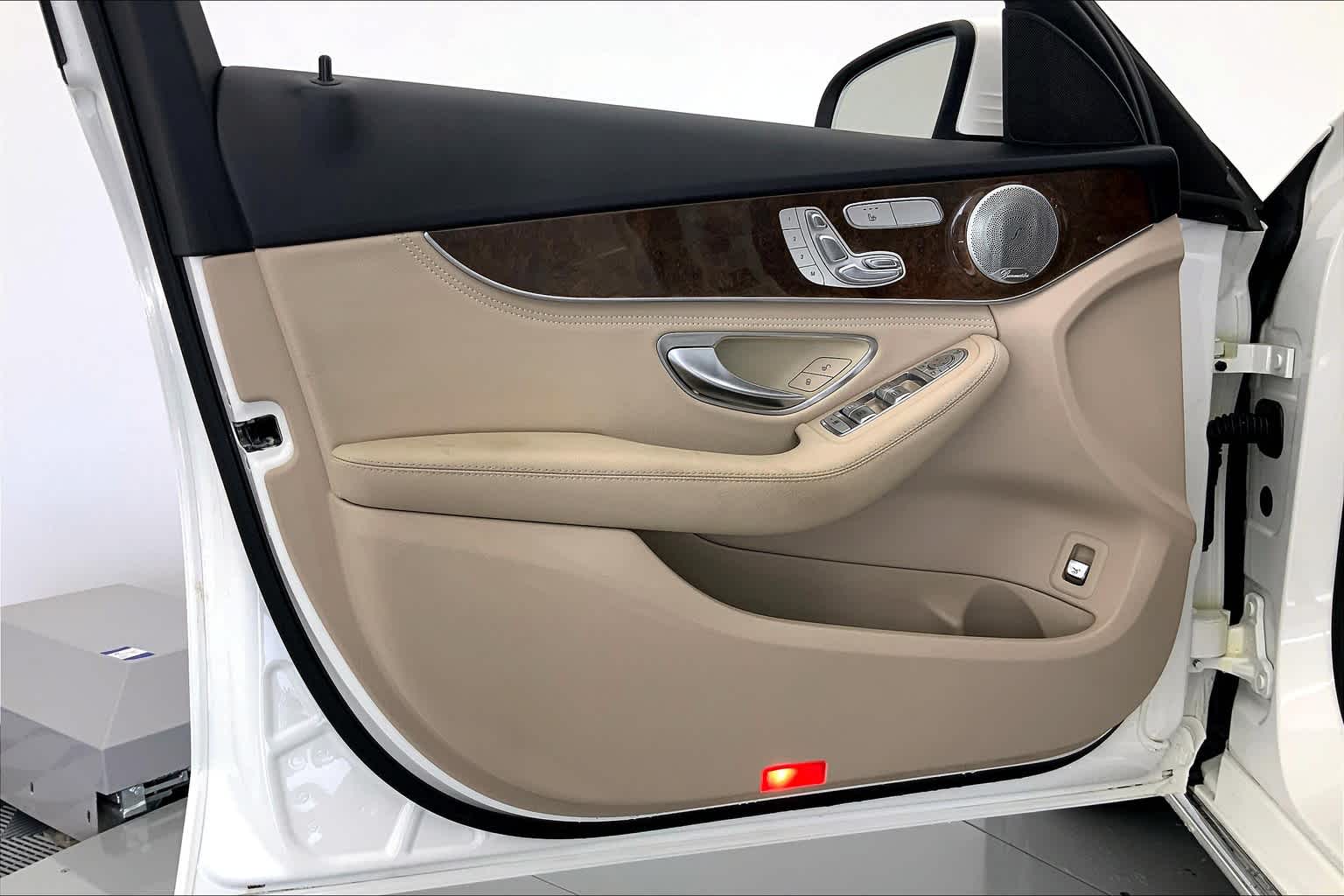 Thumbnail: 2015 Mercedes-Benz C-Class - 24