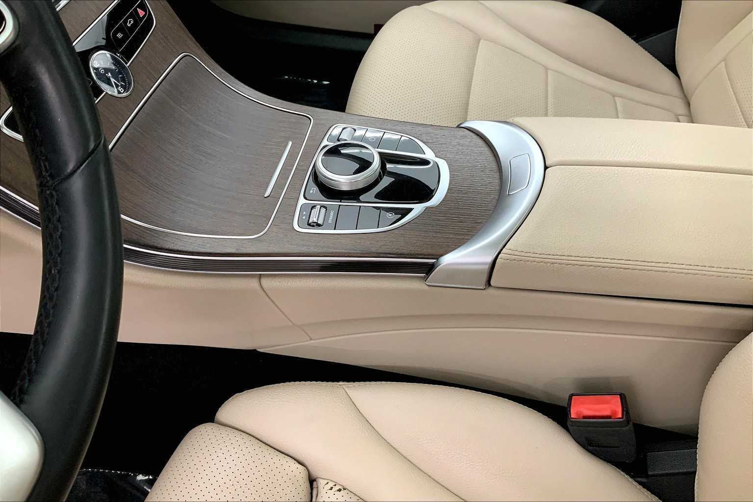 Thumbnail: 2020 Mercedes-Benz C-Class - 17