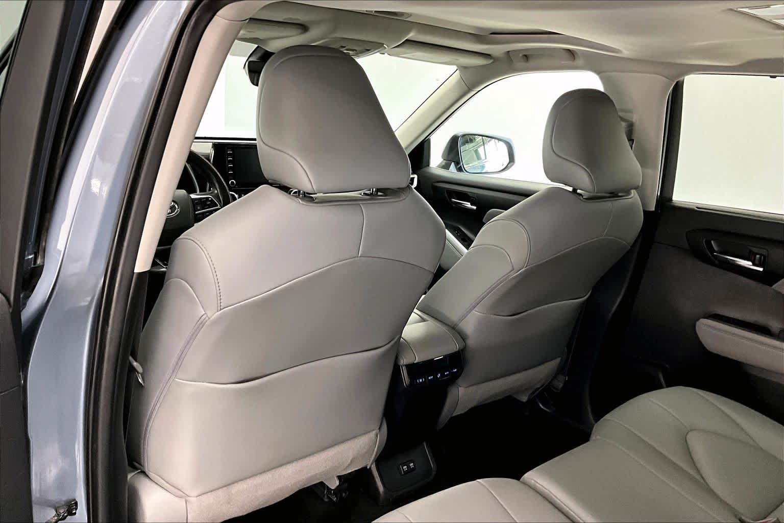 Thumbnail: 2021 Toyota Highlander - 12