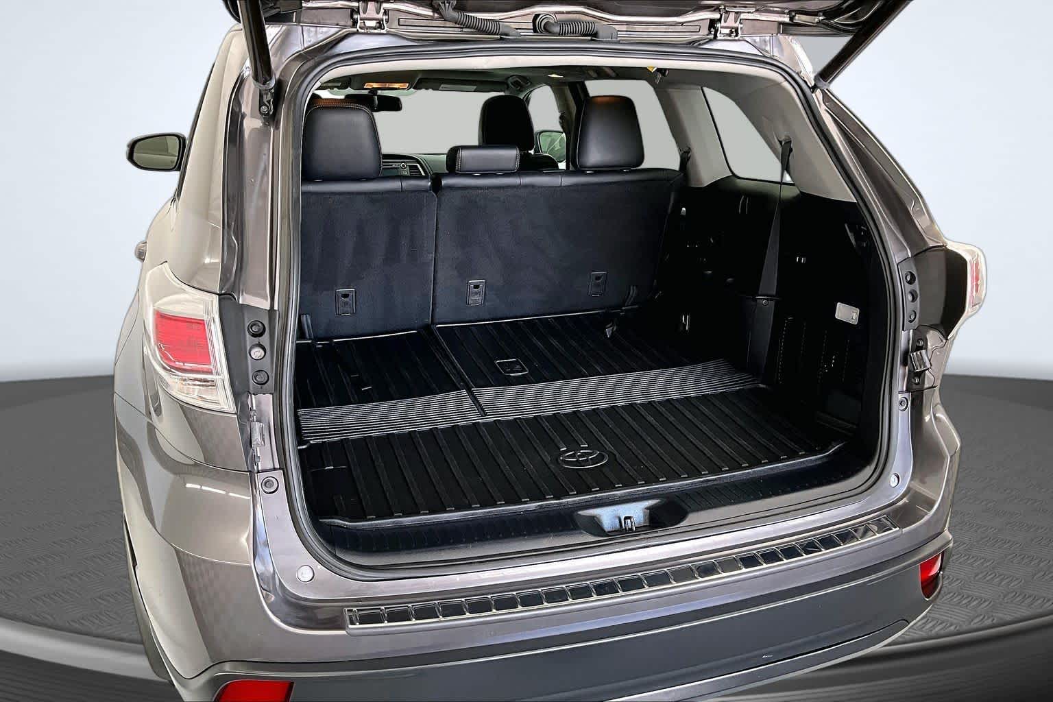 Thumbnail: 2016 Toyota Highlander - 19