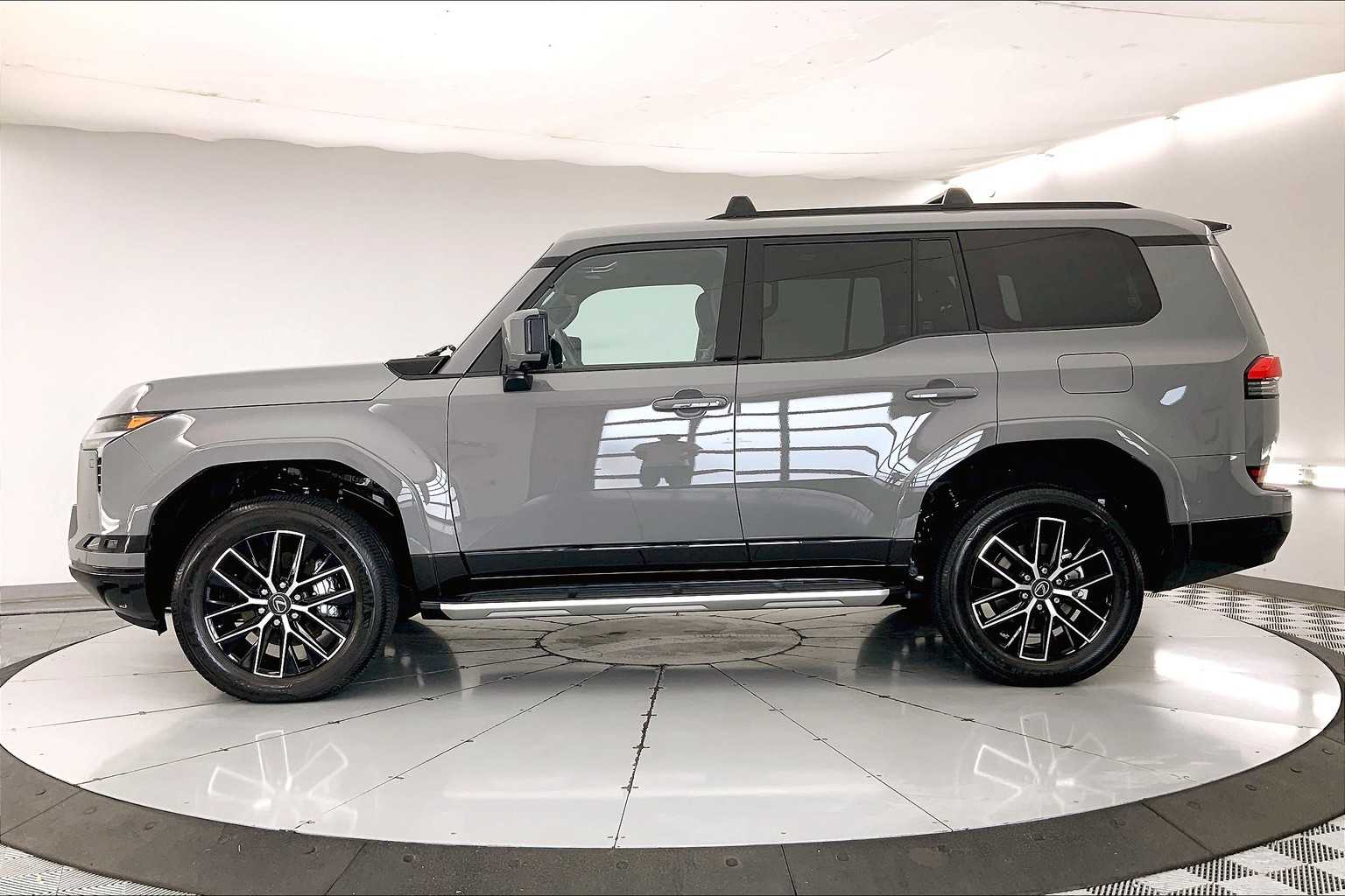Thumbnail: 2024 Lexus GX - 3