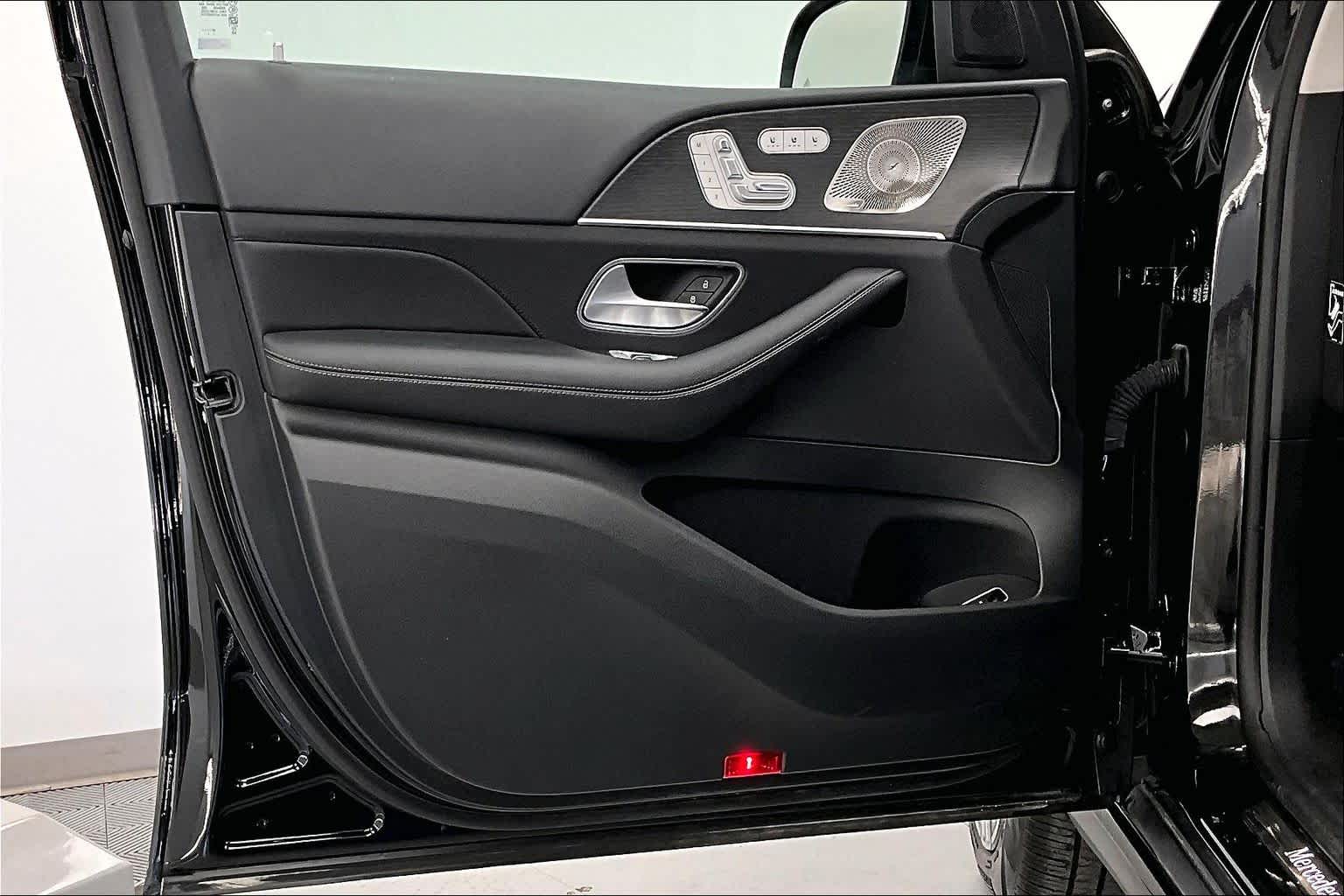 Thumbnail: 2024 Mercedes-Benz GLS - 23