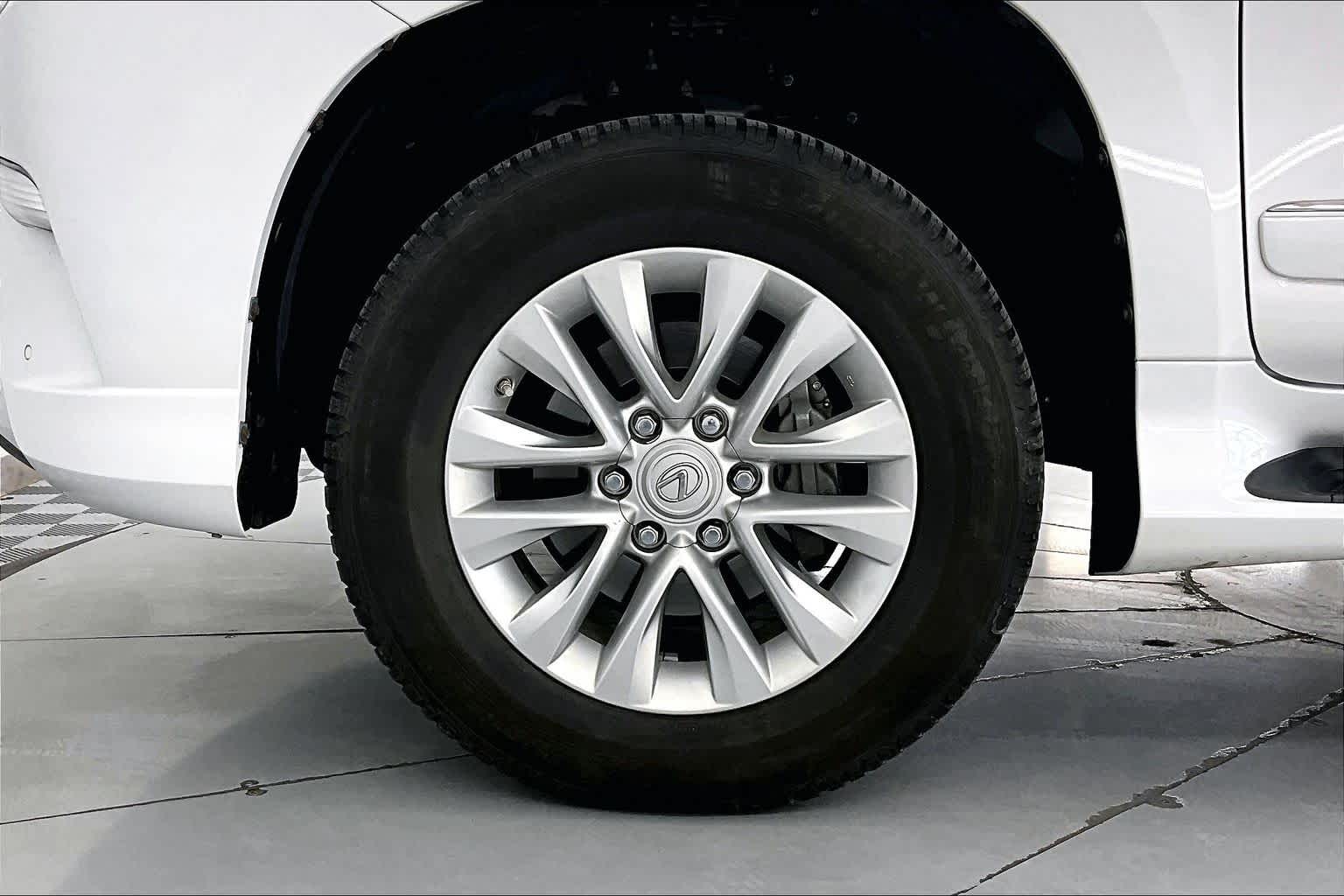 Thumbnail: 2019 Lexus GX - 8