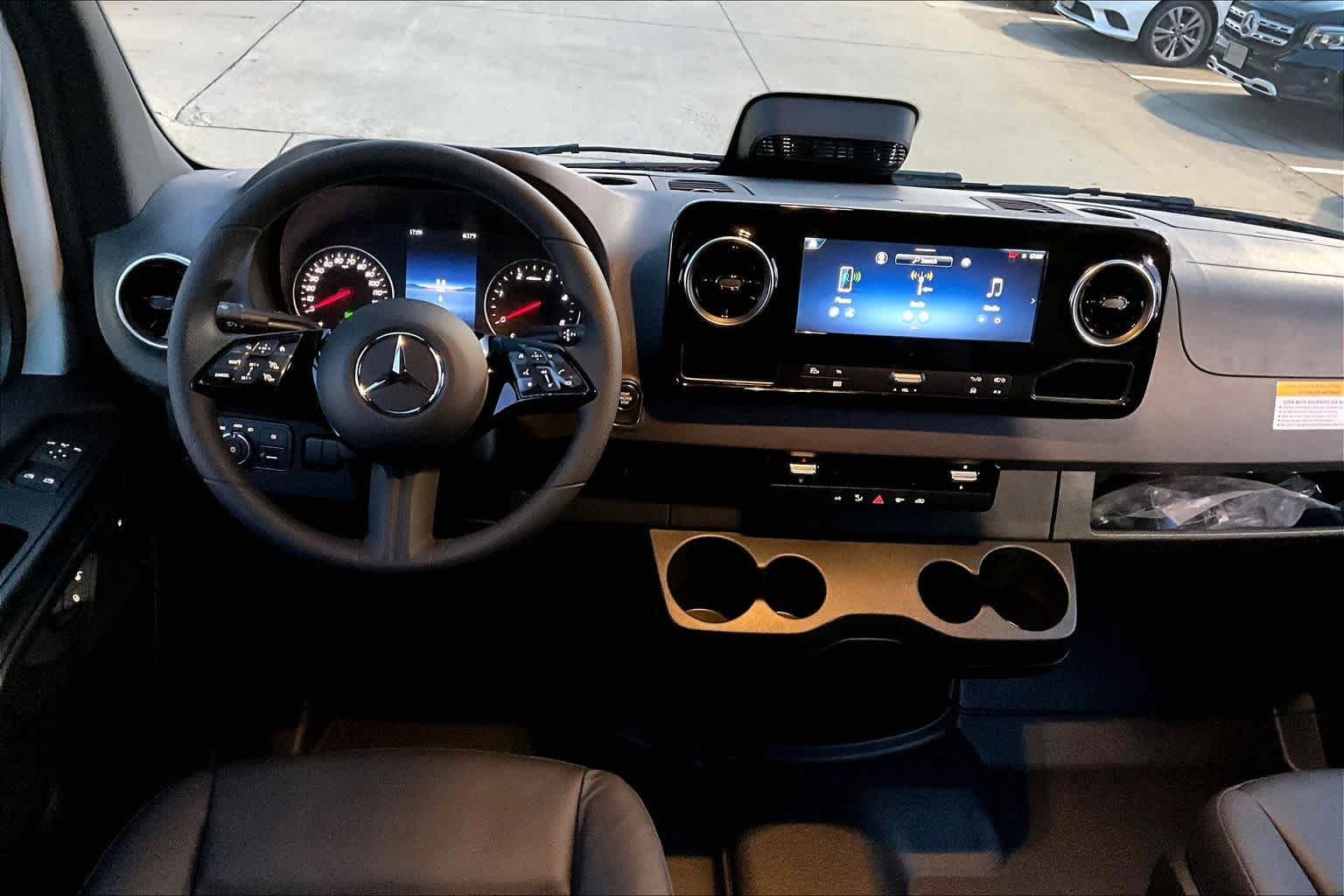 Thumbnail: 2026 Mercedes-Benz Sprinter - 14