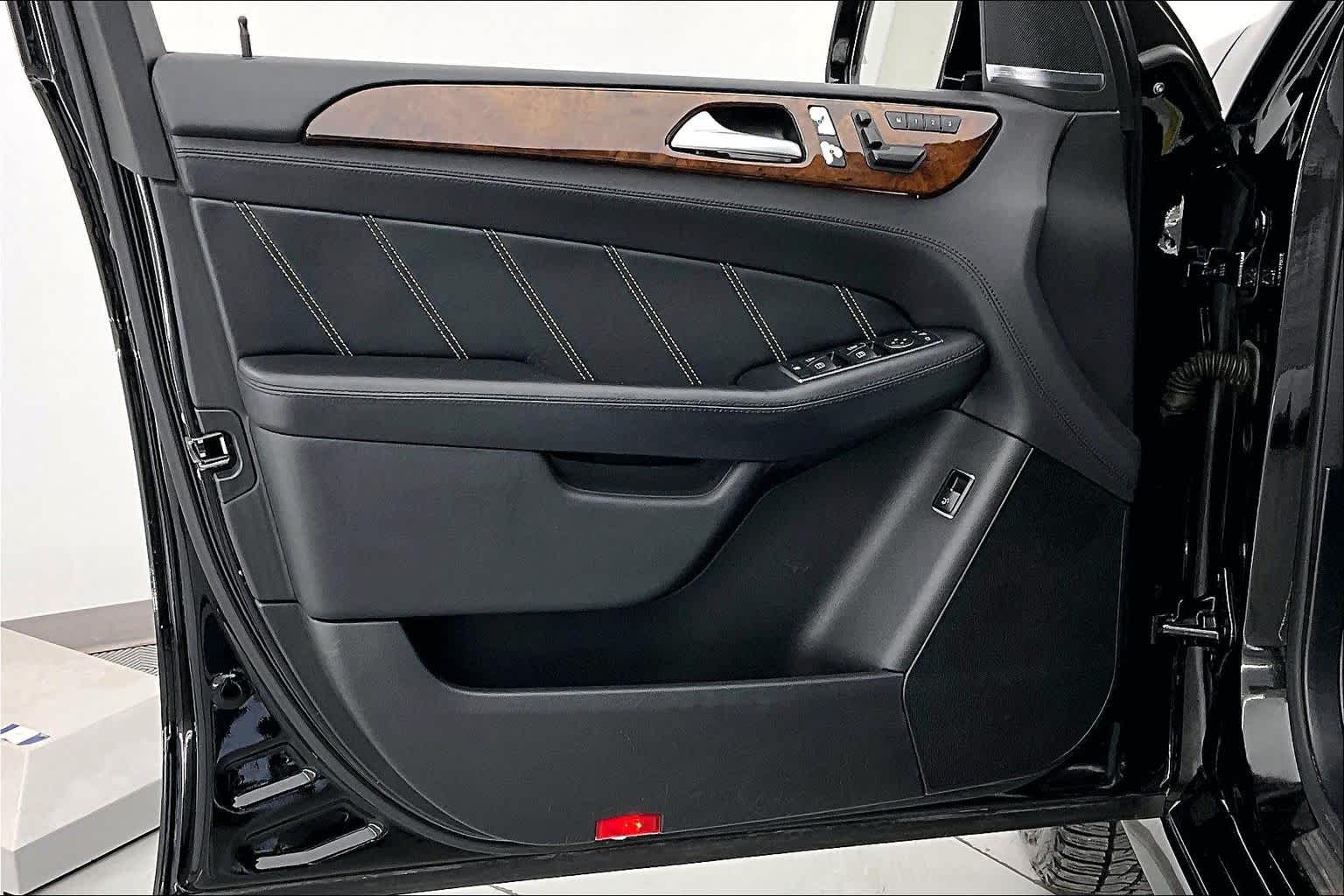 Thumbnail: 2013 Mercedes-Benz M-Class - 22