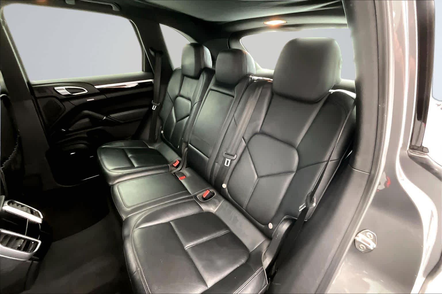 Thumbnail: 2014 Porsche Cayenne - 13