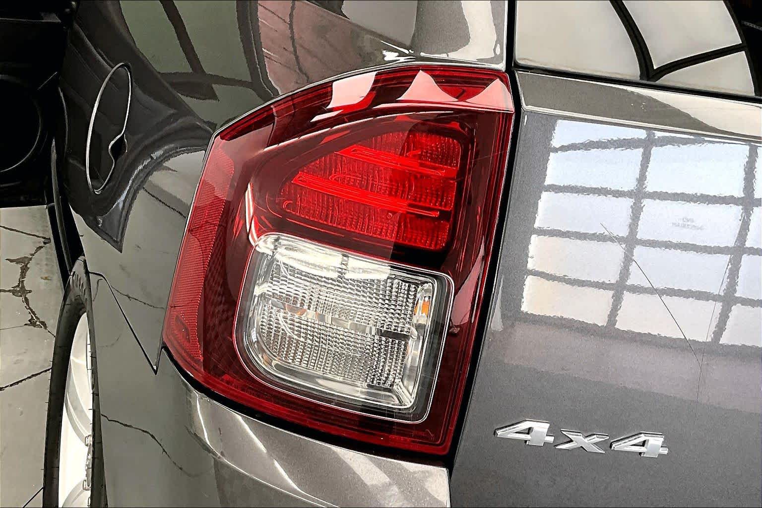 Thumbnail: 2015 Jeep Compass - 24