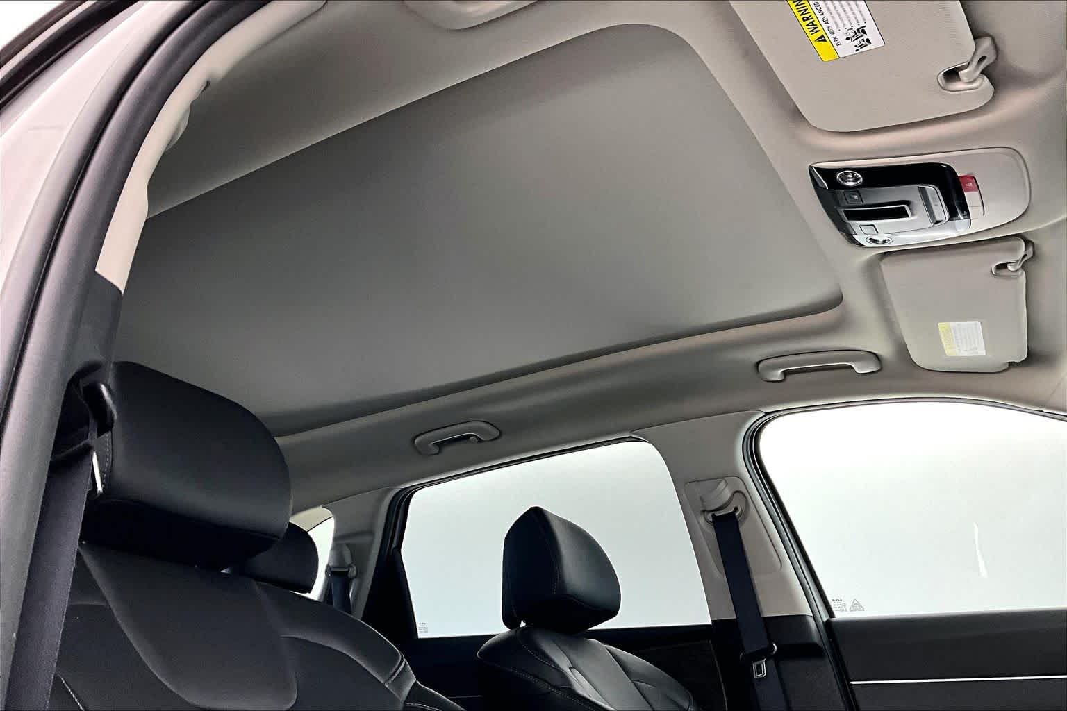 Thumbnail: 2023 Kia Sorento - 22
