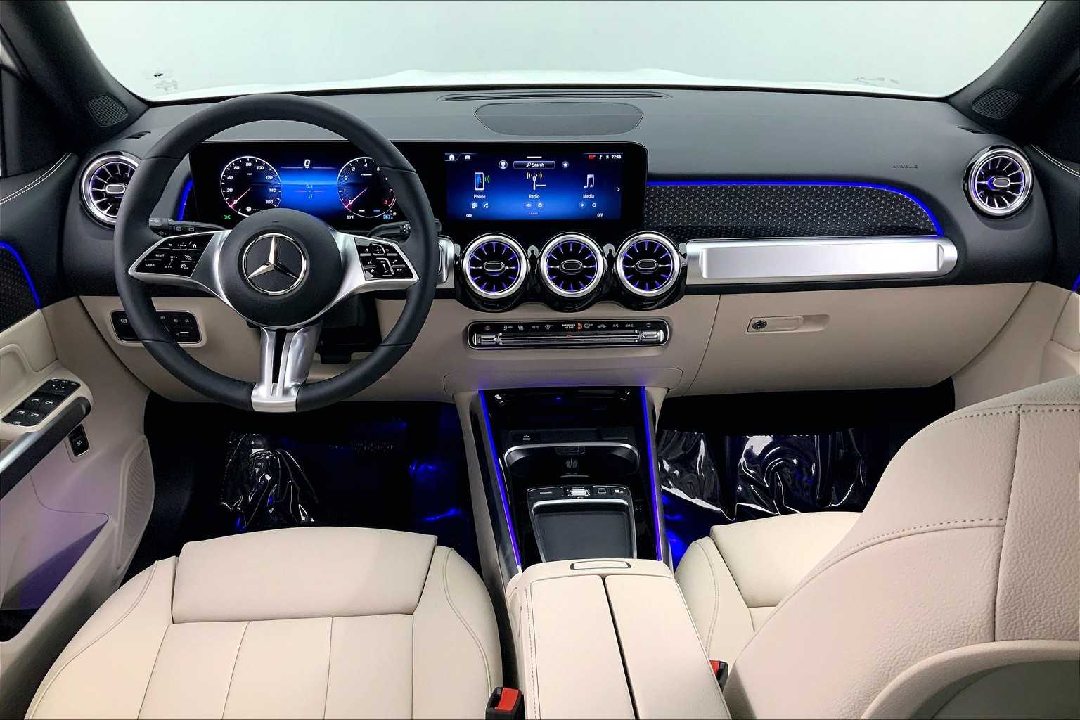 Thumbnail: 2025 Mercedes-Benz GLB - 10