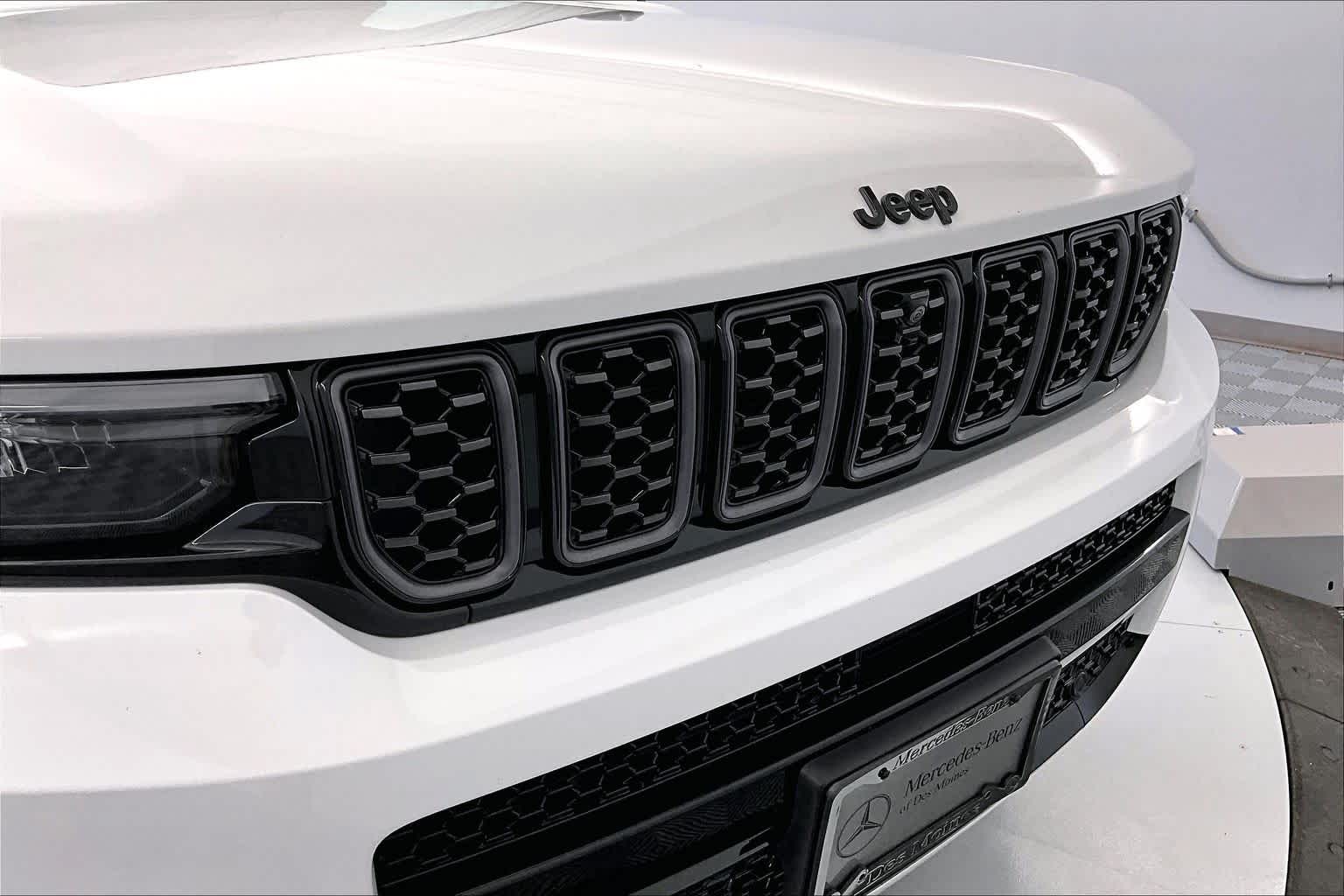 Thumbnail: 2023 Jeep Grand Cherokee - 26