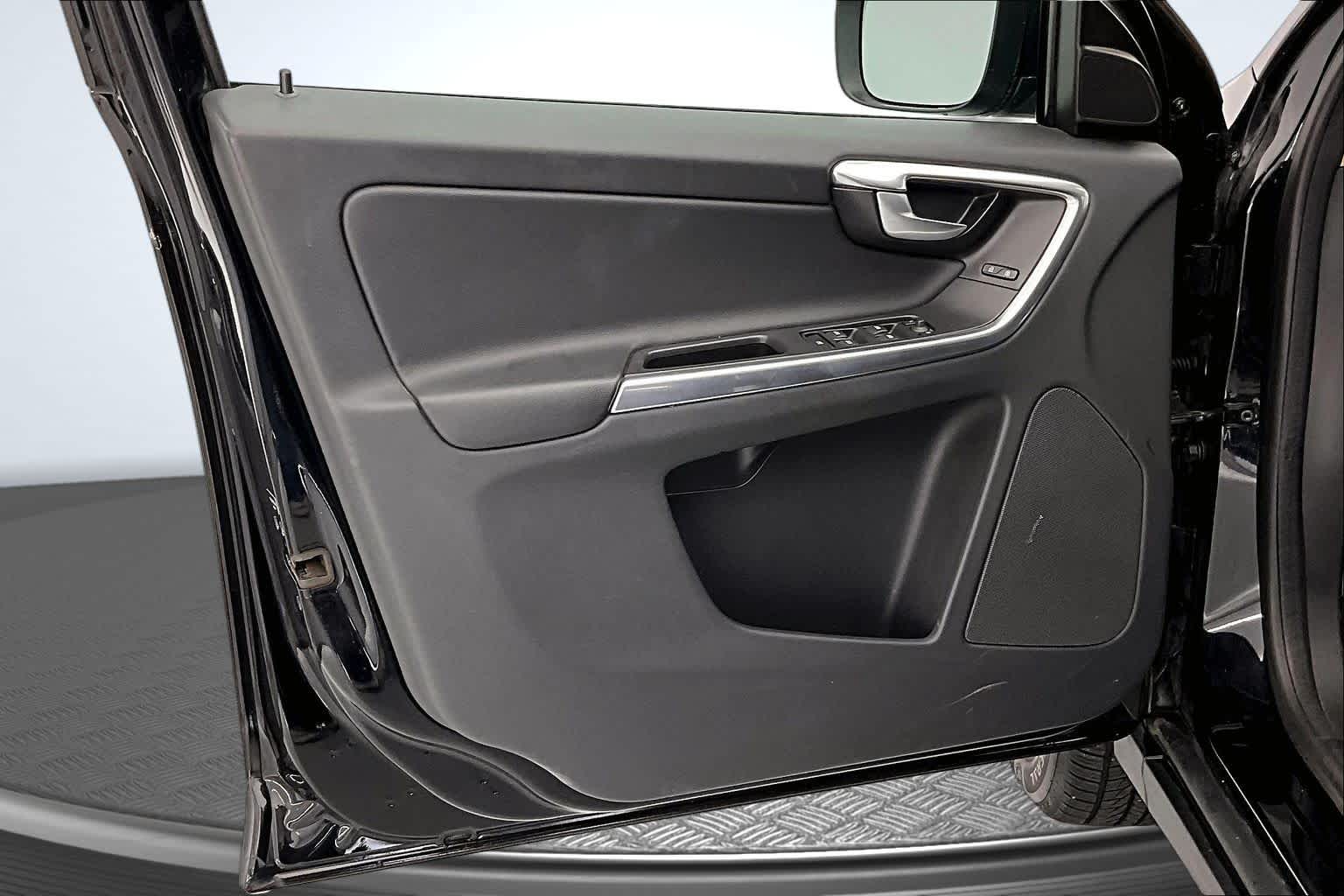 Thumbnail: 2013 Volvo XC60 - 23
