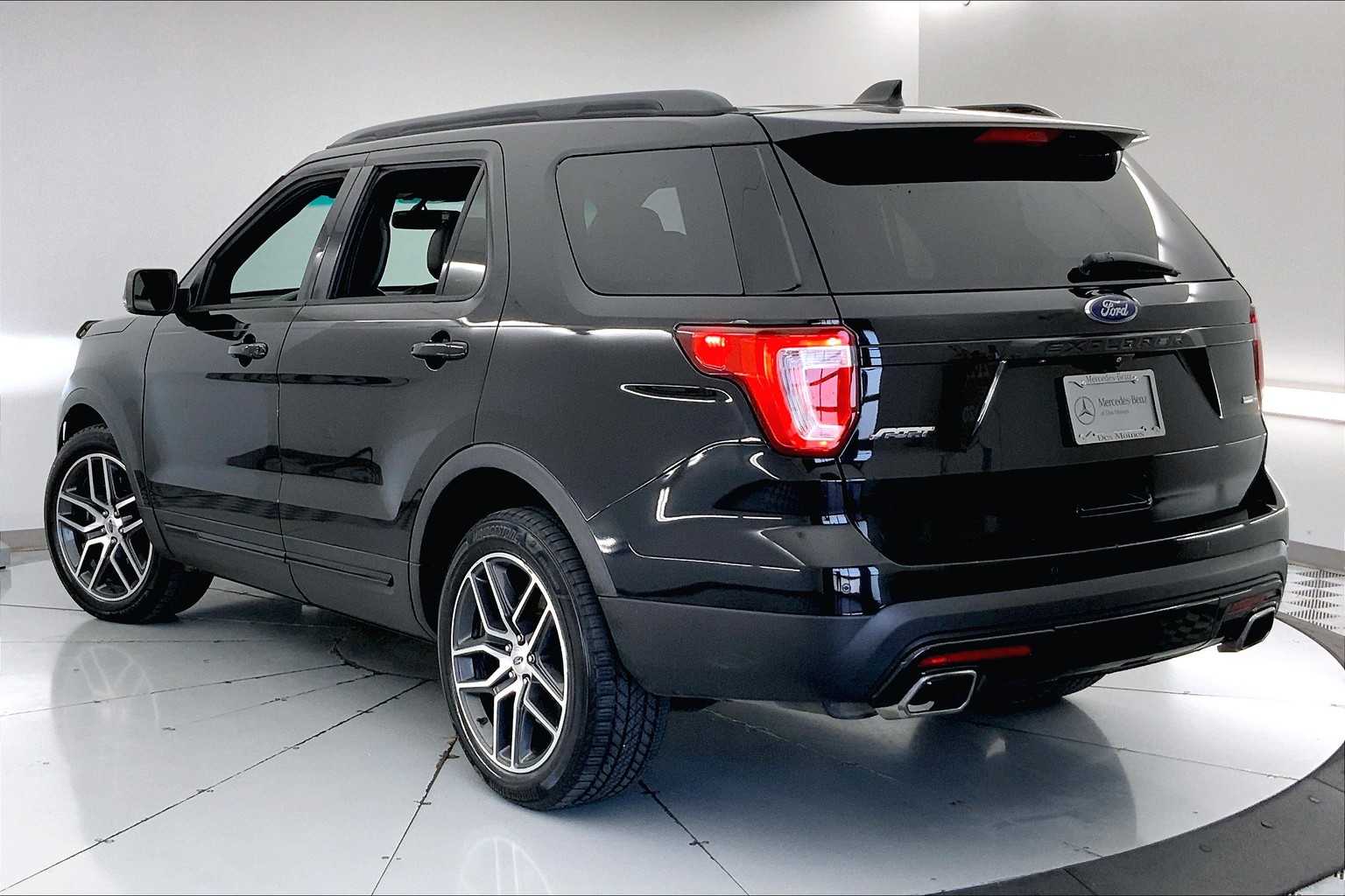 Thumbnail: 2017 Ford Explorer - 4