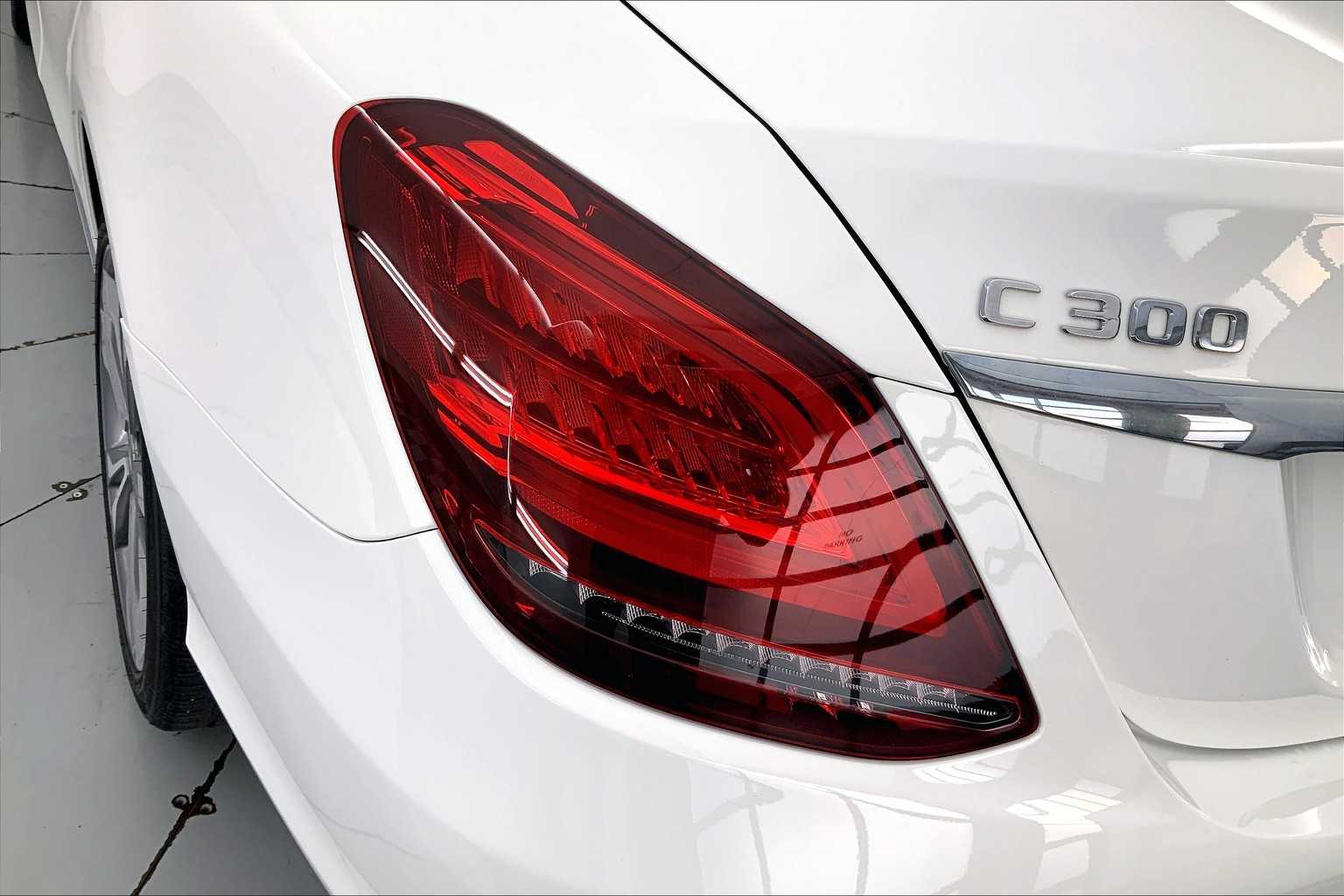 Thumbnail: 2020 Mercedes-Benz C-Class - 25