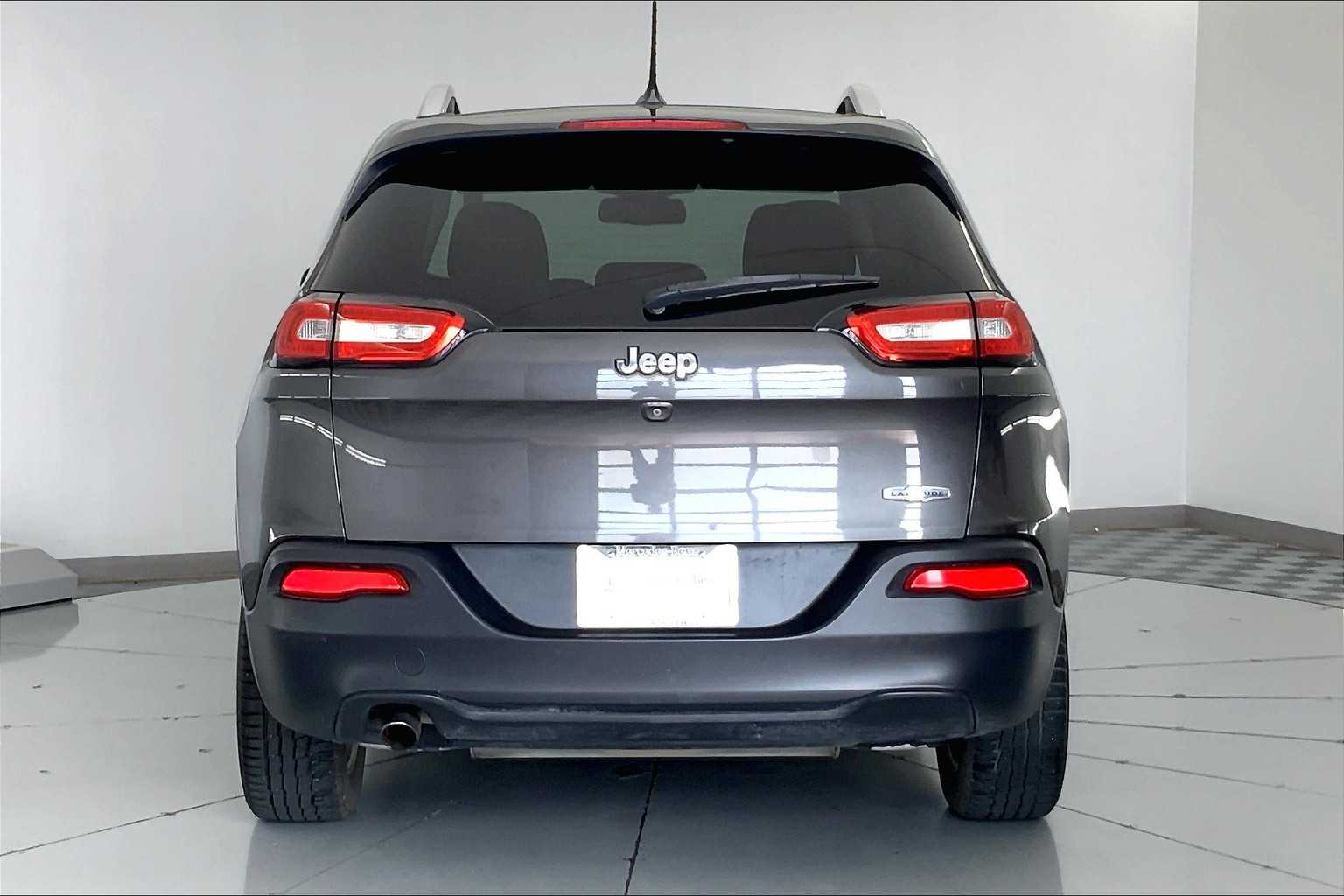 Thumbnail: 2015 Jeep Cherokee - 5