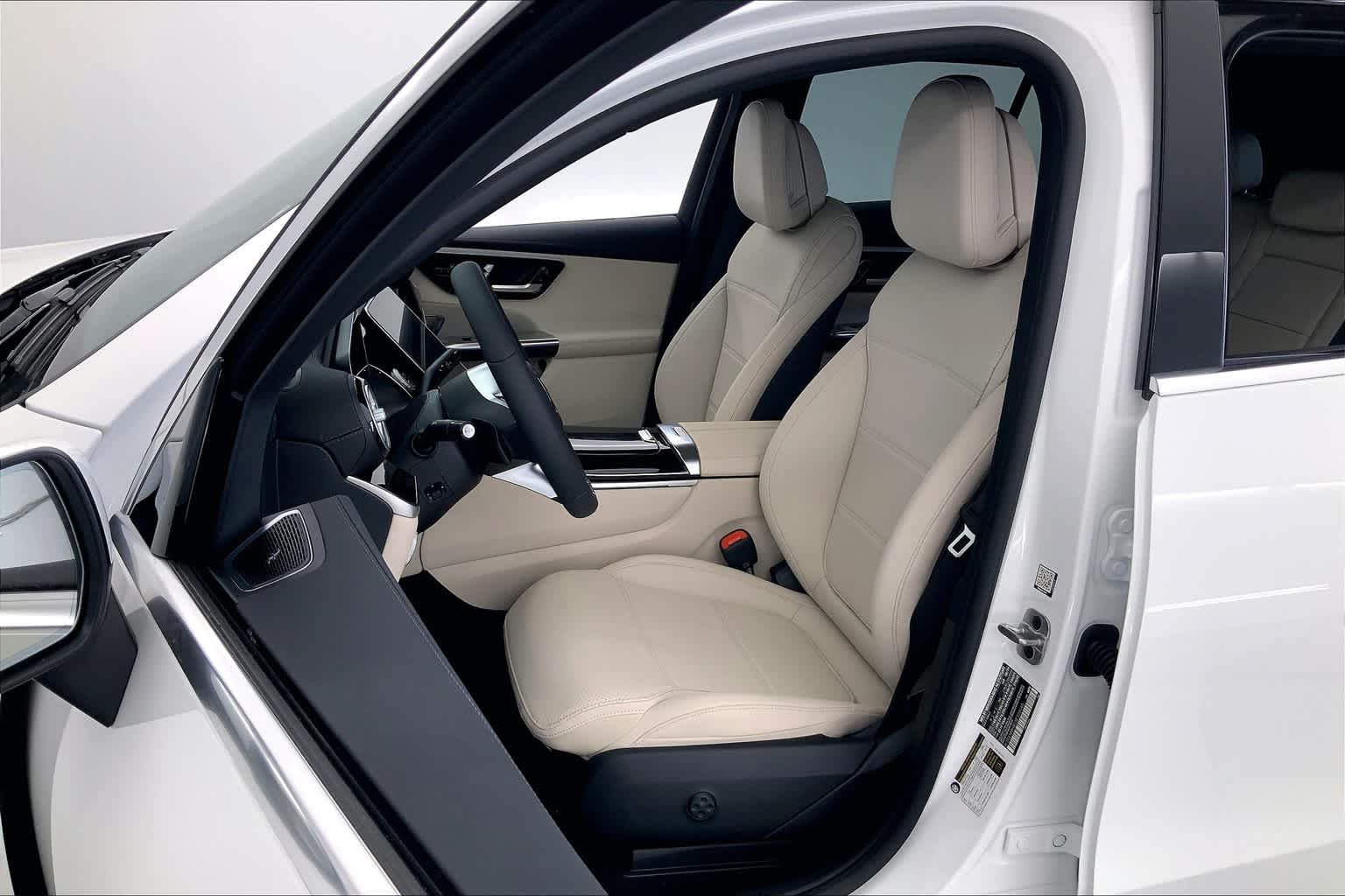 Thumbnail: 2025 Mercedes-Benz GLC - 11