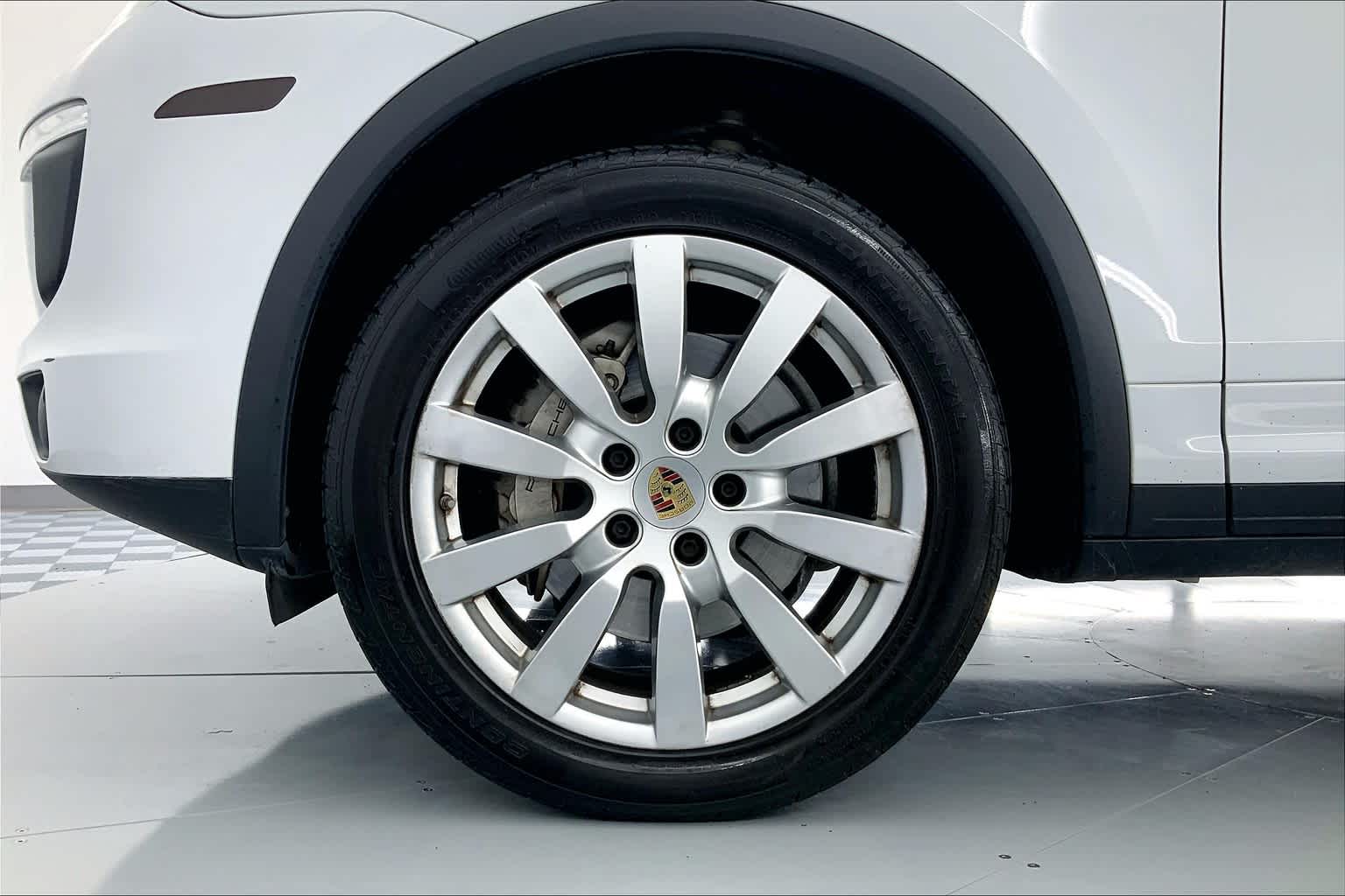 Thumbnail: 2015 Porsche Cayenne - 8