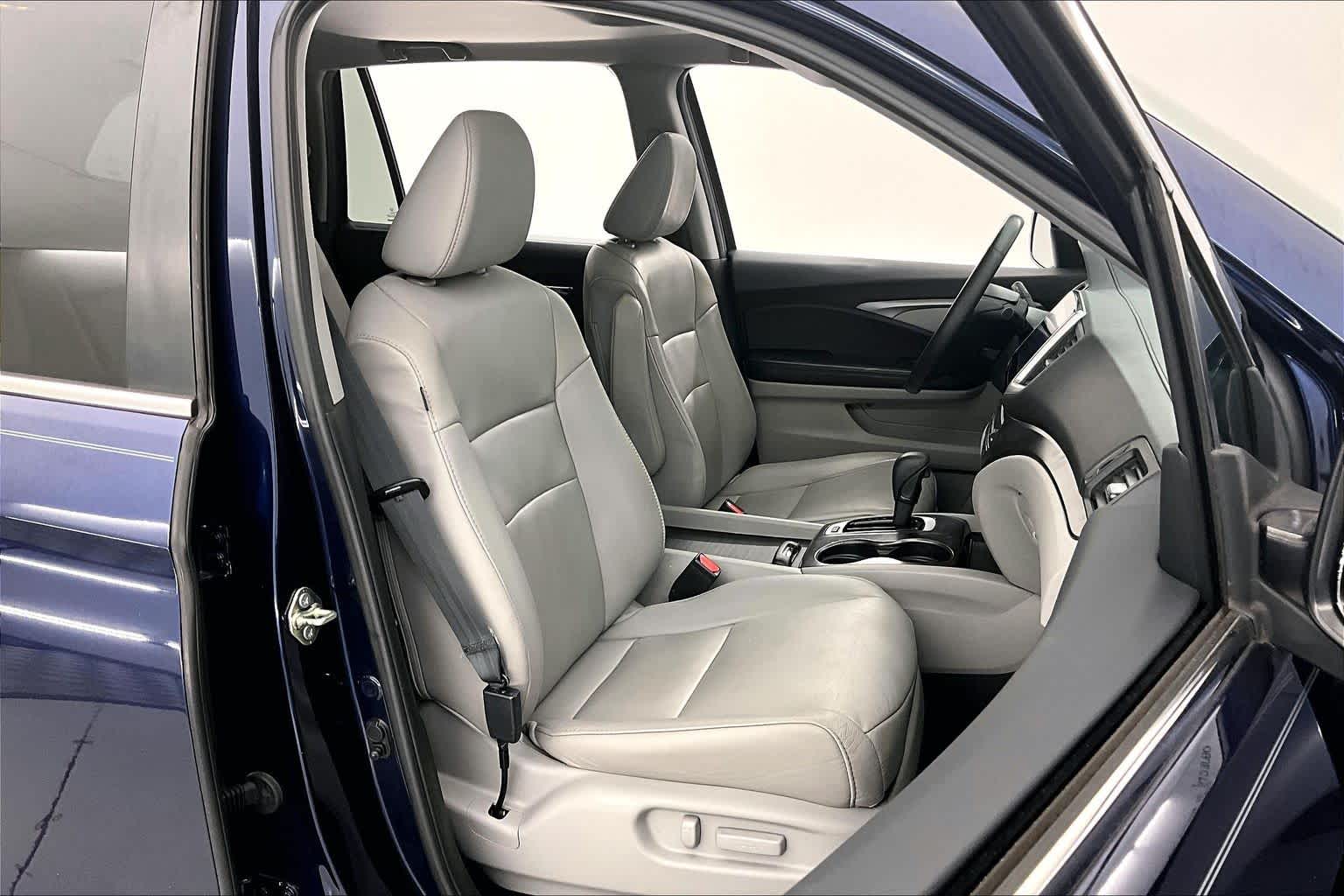 Thumbnail: 2017 Honda Pilot - 14