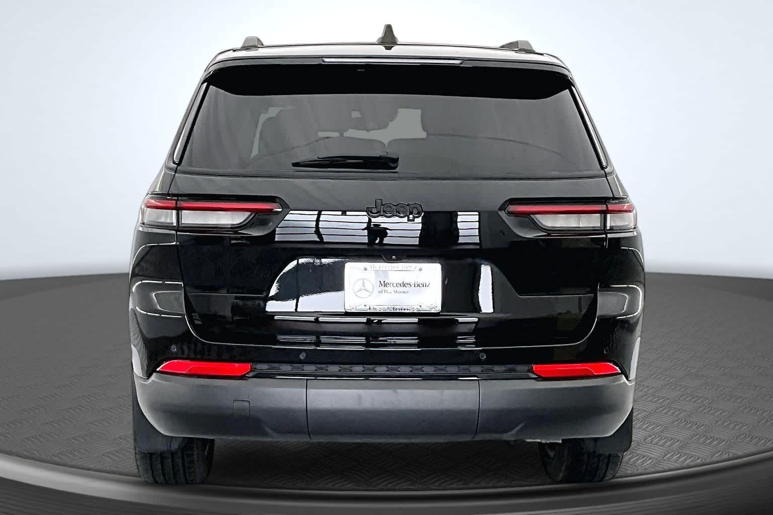 Thumbnail: 2023 Jeep Grand Cherokee L - 4