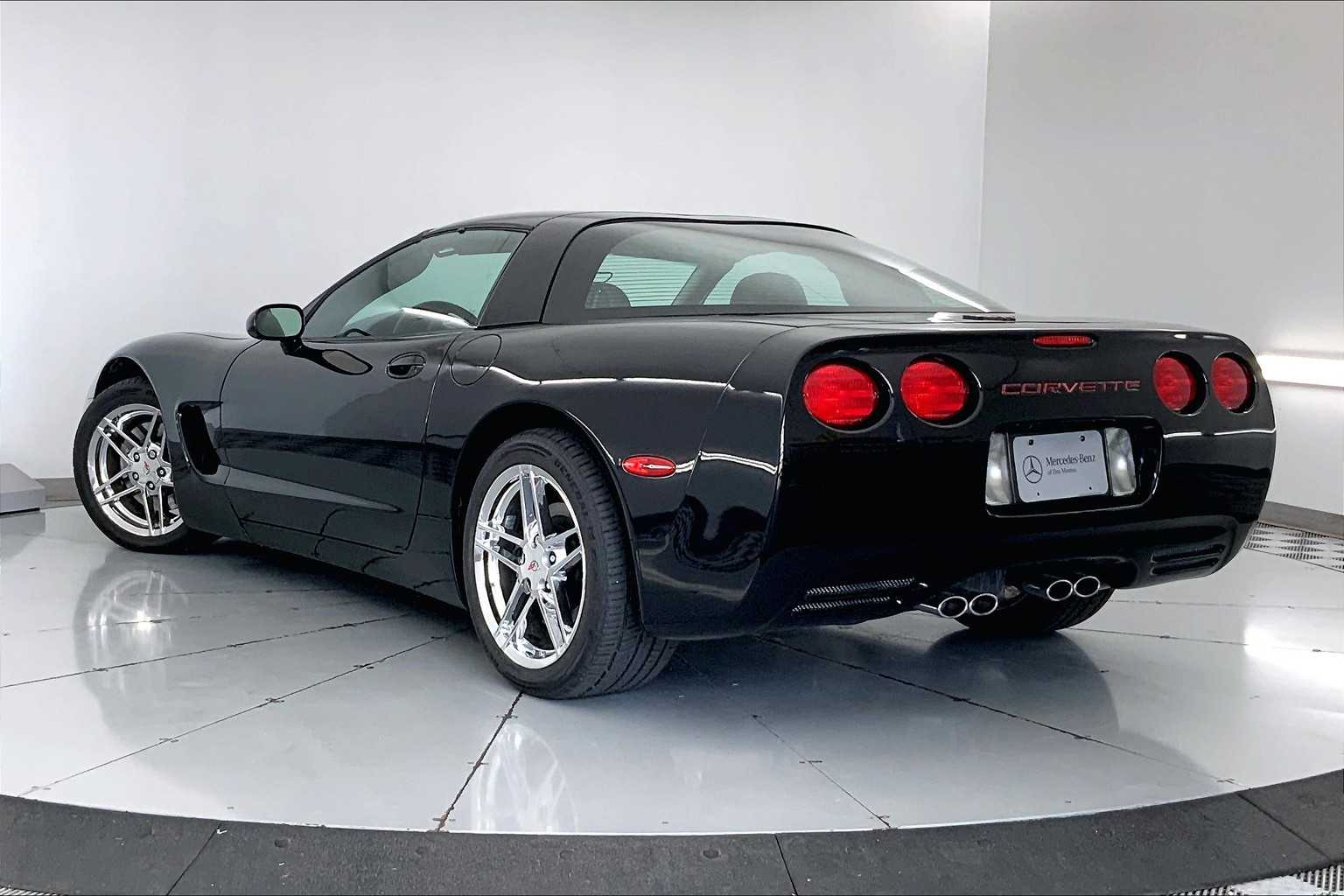 Thumbnail: 2004 Chevrolet Corvette - 4