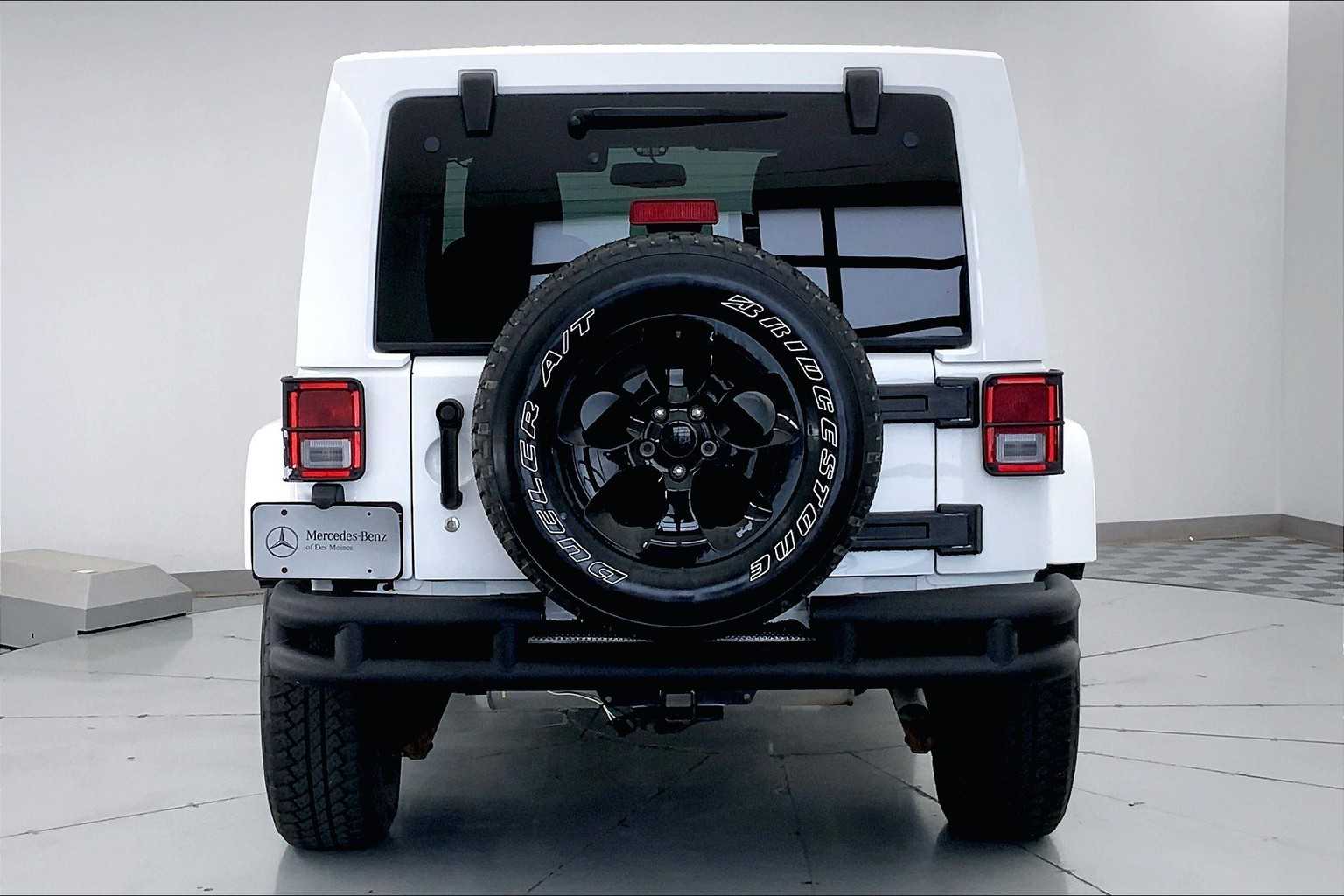 2015 Jeep Wrangler Unlimited Sahara 4