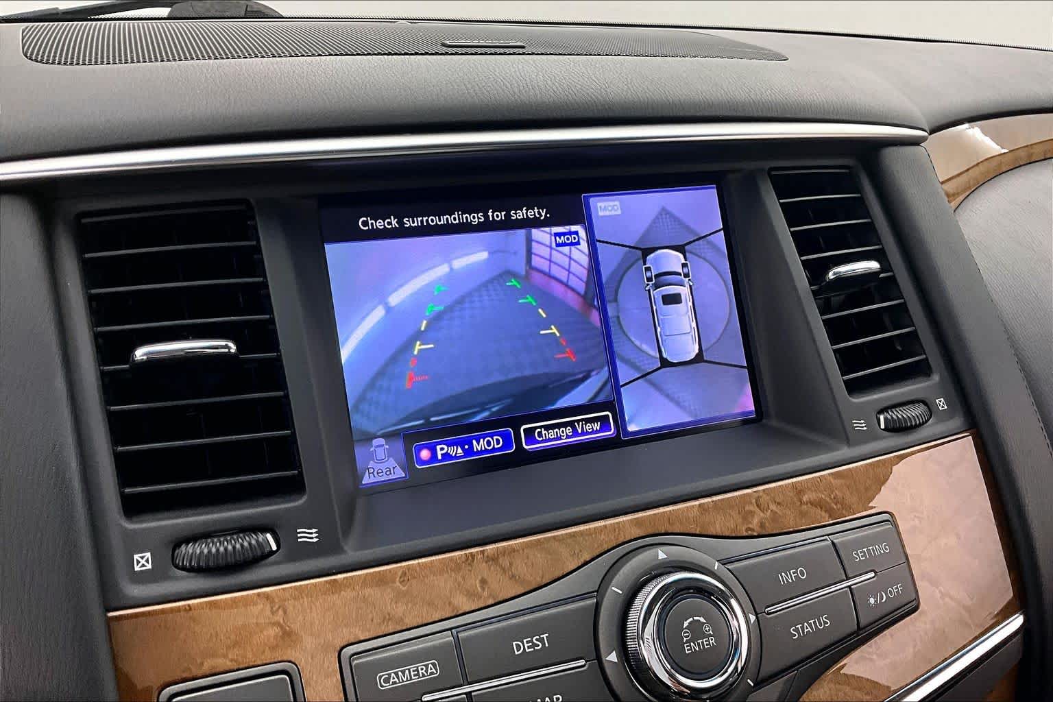 Thumbnail: 2013 INFINITI QX56 - 20