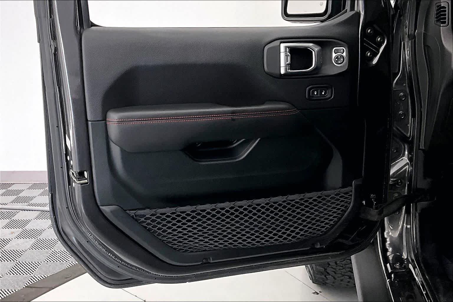 Thumbnail: 2020 Jeep Wrangler - 21