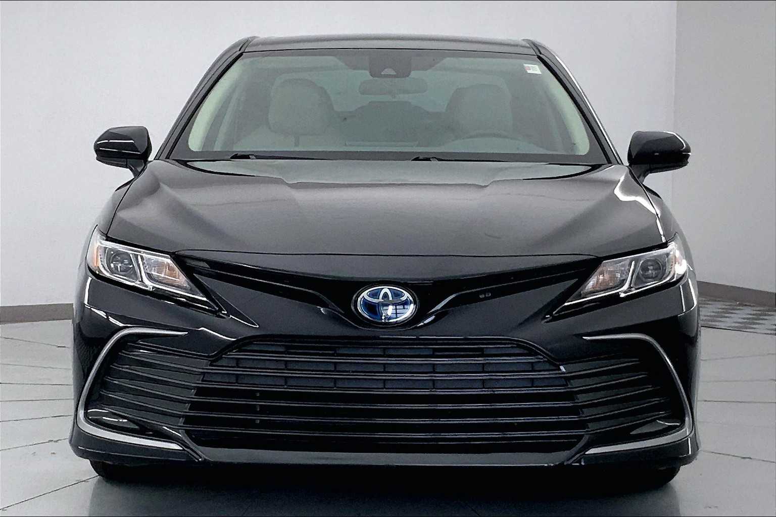 Thumbnail: 2021 Toyota Camry - 6