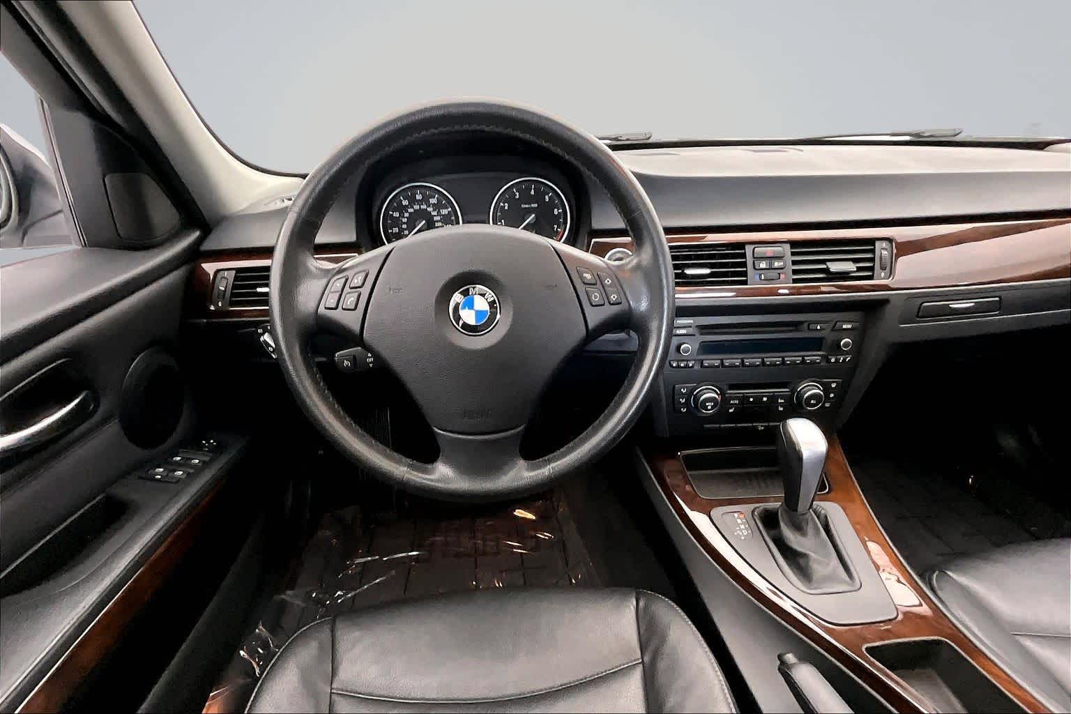 Thumbnail: 2011 BMW 3 Series - 15