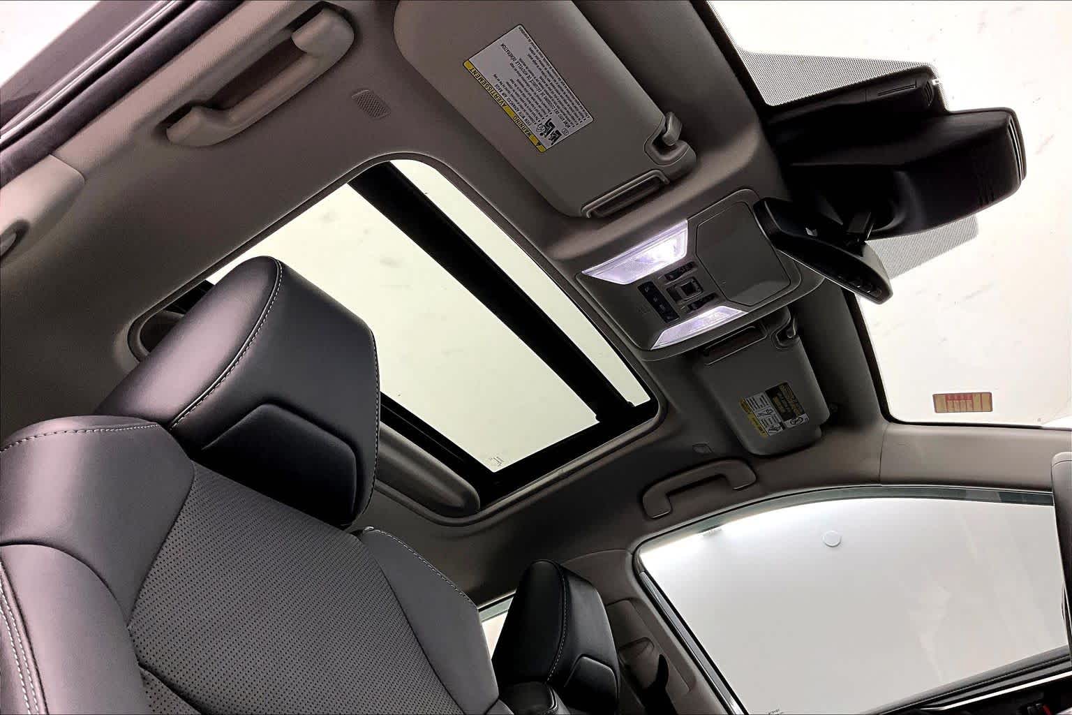 Thumbnail: 2023 Toyota RAV4 - 22