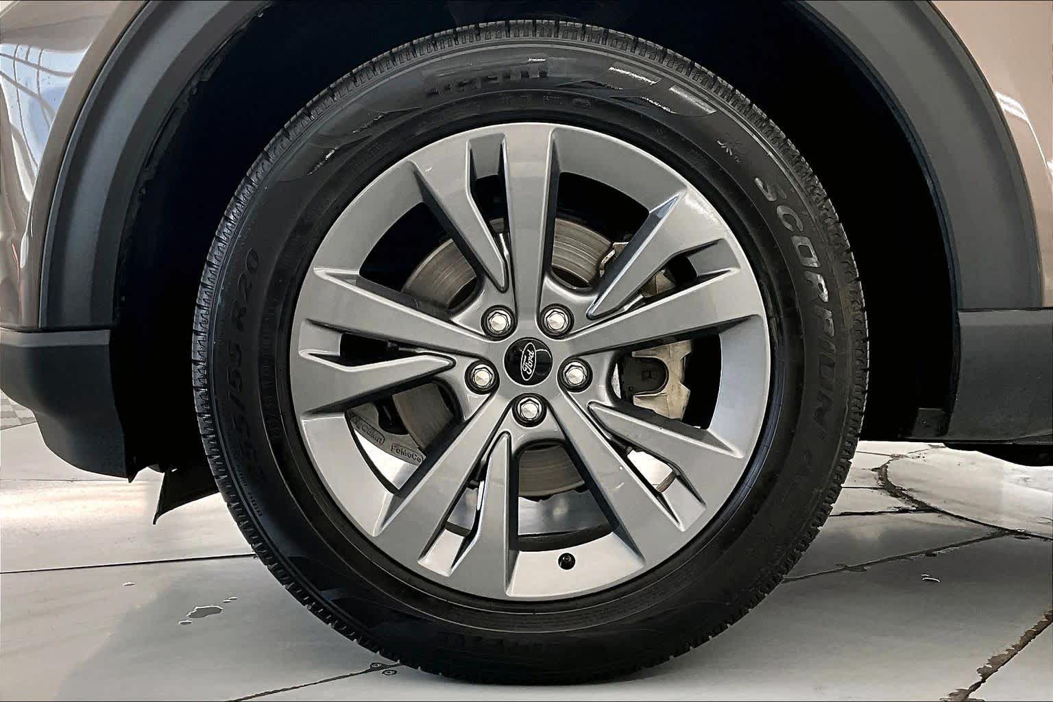 Thumbnail: 2021 Ford Explorer - 7