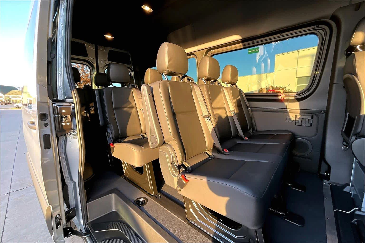 Thumbnail: 2025 Mercedes-Benz Sprinter - 12