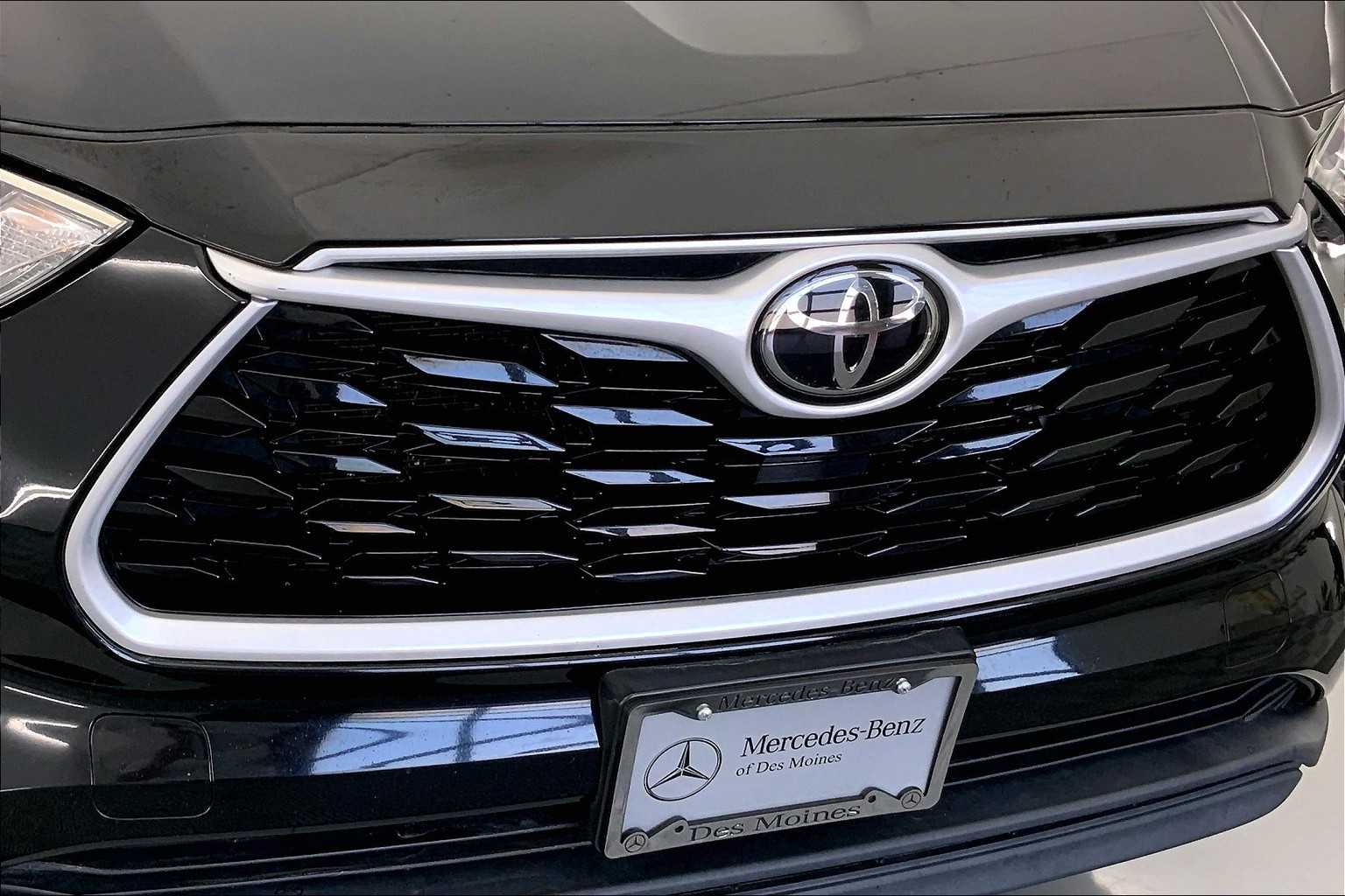 Thumbnail: 2021 Toyota Highlander - 26