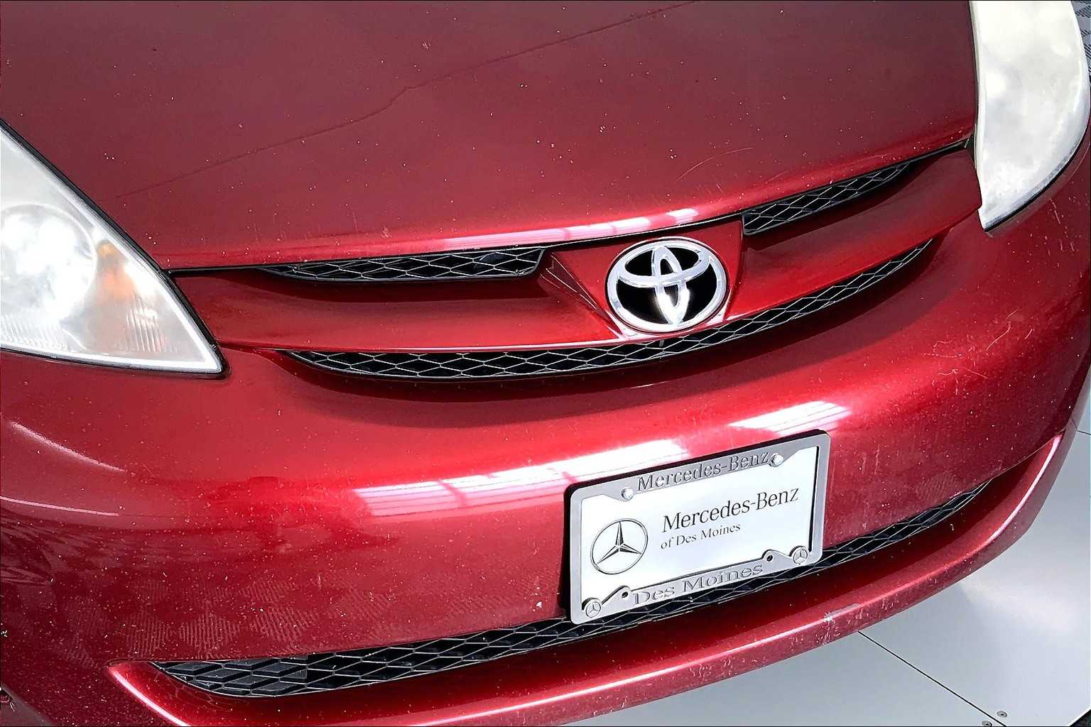 Thumbnail: 2008 Toyota Sienna - 25
