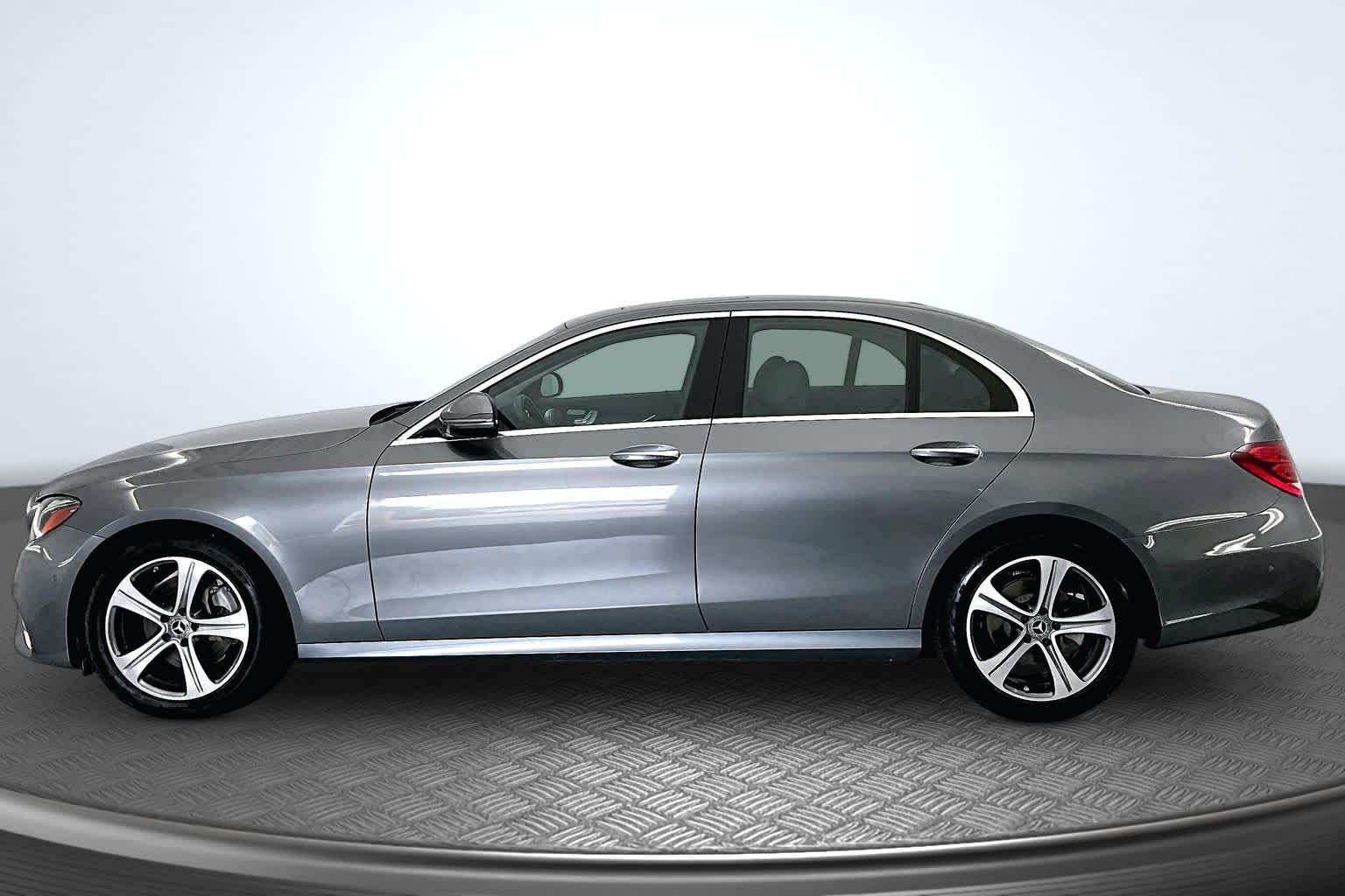 Thumbnail: 2018 Mercedes-Benz E-Class - 2