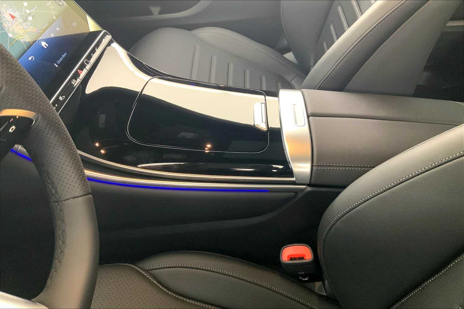 Thumbnail: 2026 Mercedes-Benz GLC - 17